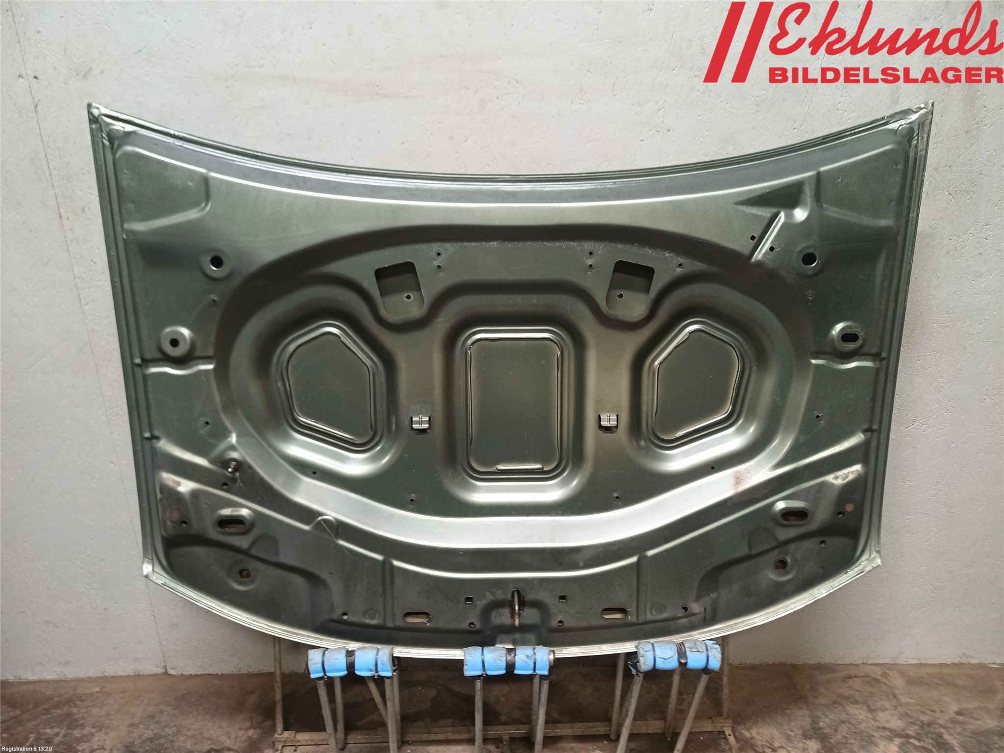 Dacia DUSTER 10-17 Huv Fram