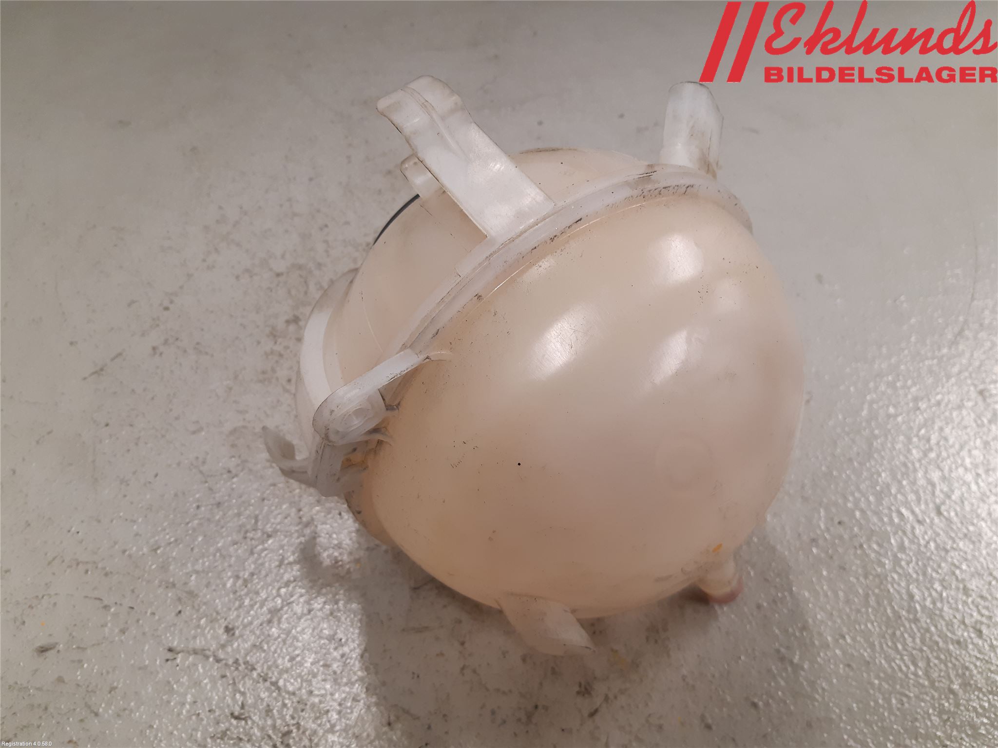 Volkswagen VW PASSAT 15-19 Expansionstank