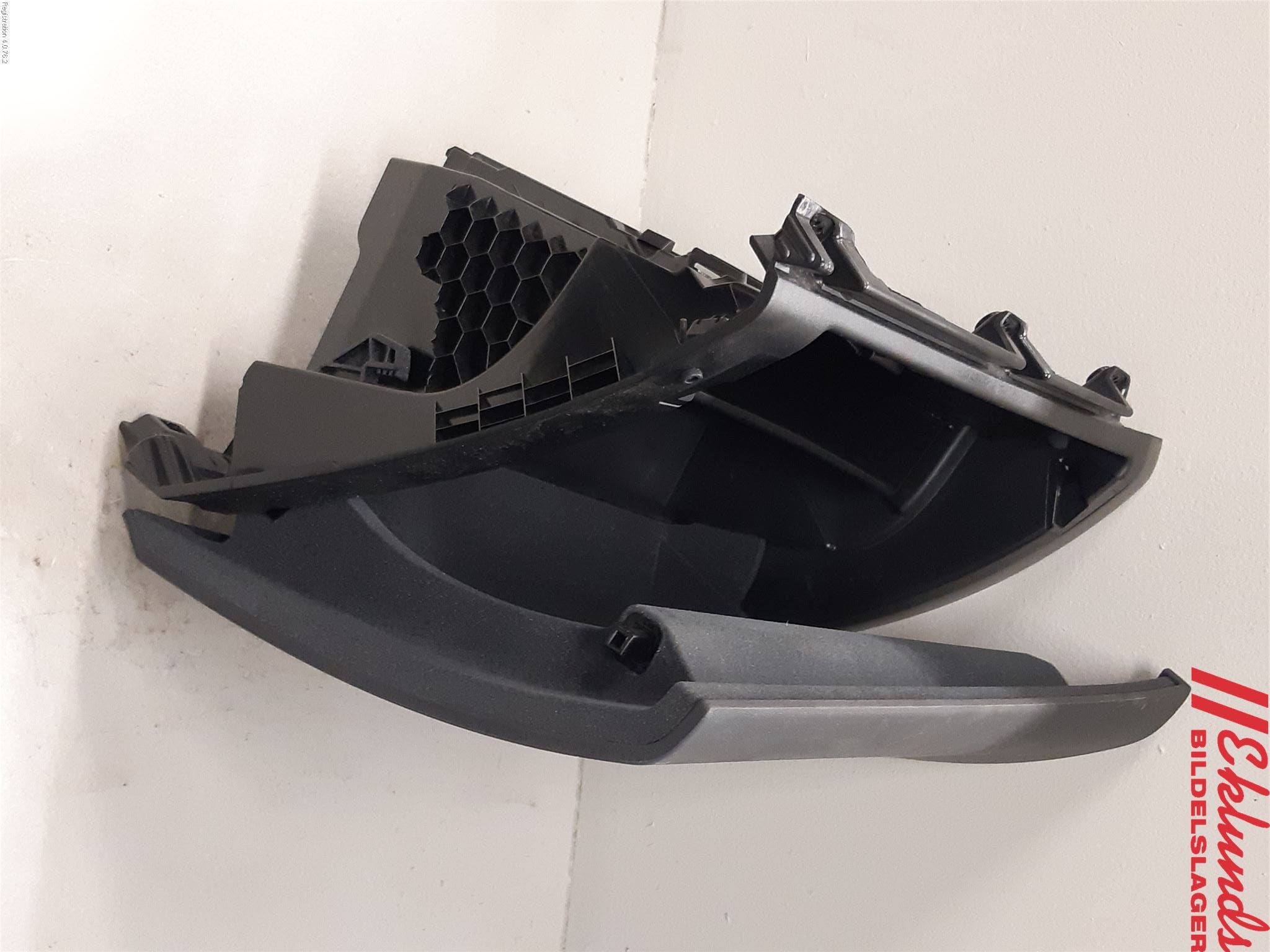 Volvo V90 17->> Handskfack