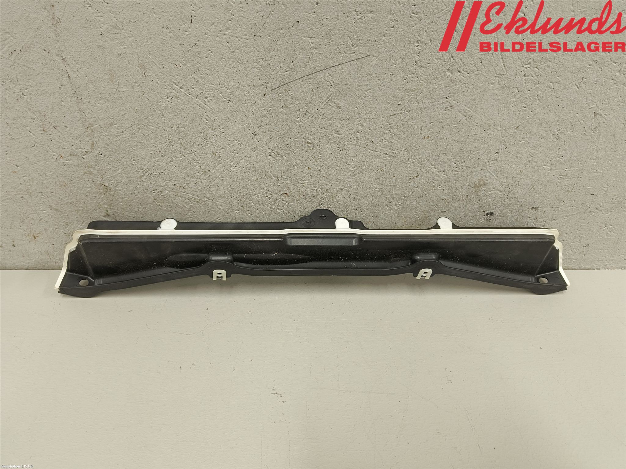 BMW 5 G30/G31/F90 17-23 Torpedplåt-Torpedplast