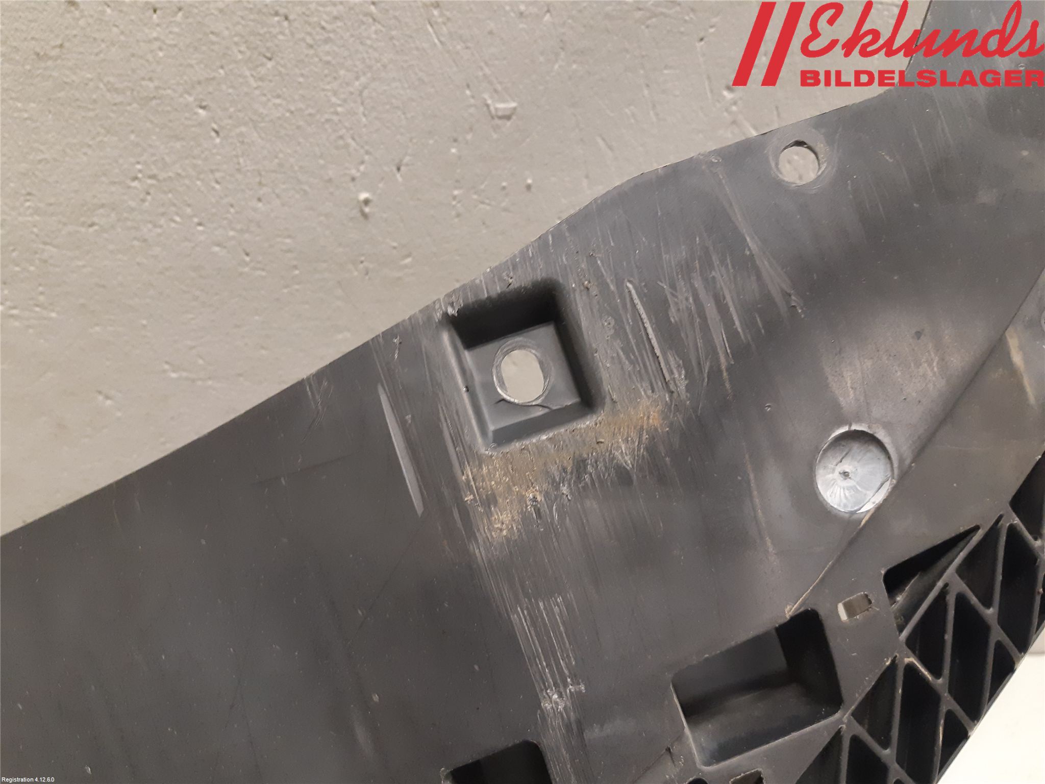 Audi A3/S3 05-13 Hasplåt Plåt-Plast