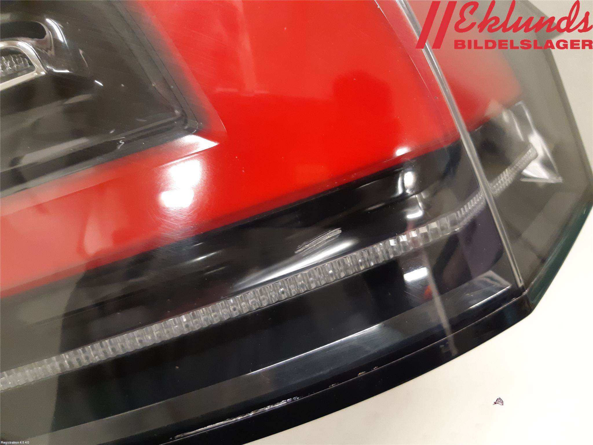 Tesla MODEL X 16- Bakljus Höger