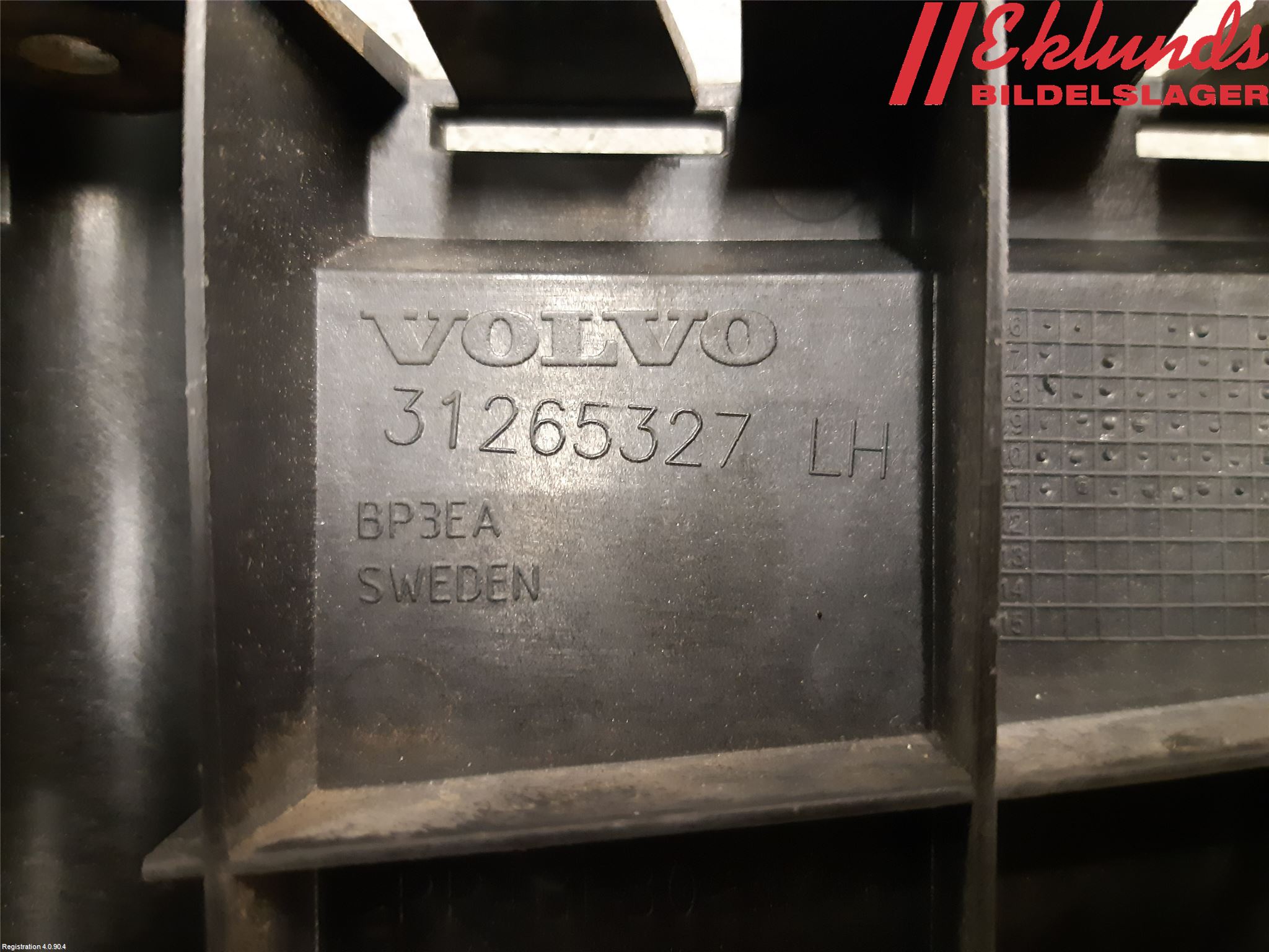 Volvo V70 08-13 Stötfångarfäste Bak Vä