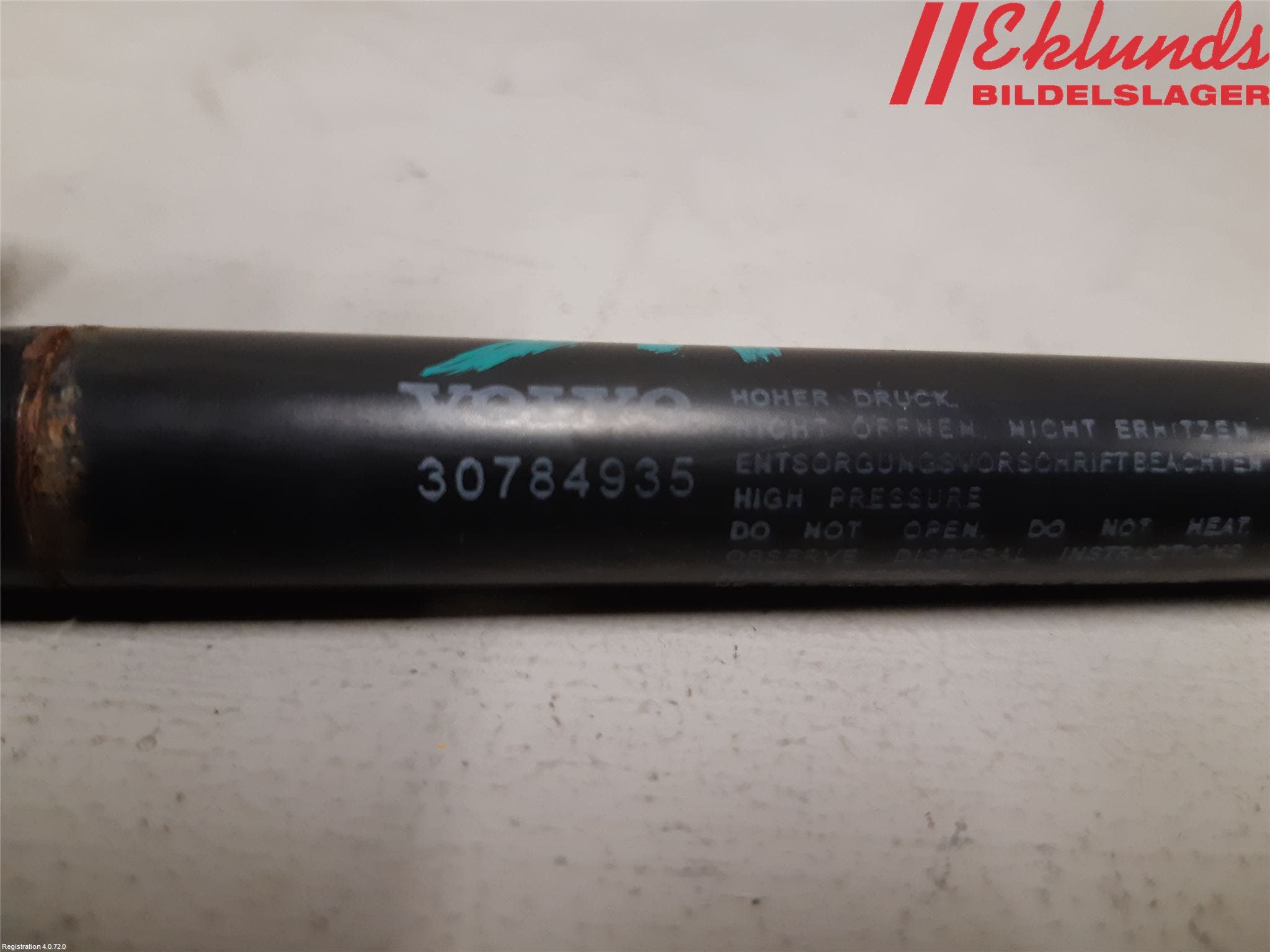 Volvo XC60 14-17 Gasfjäder Motorhuv