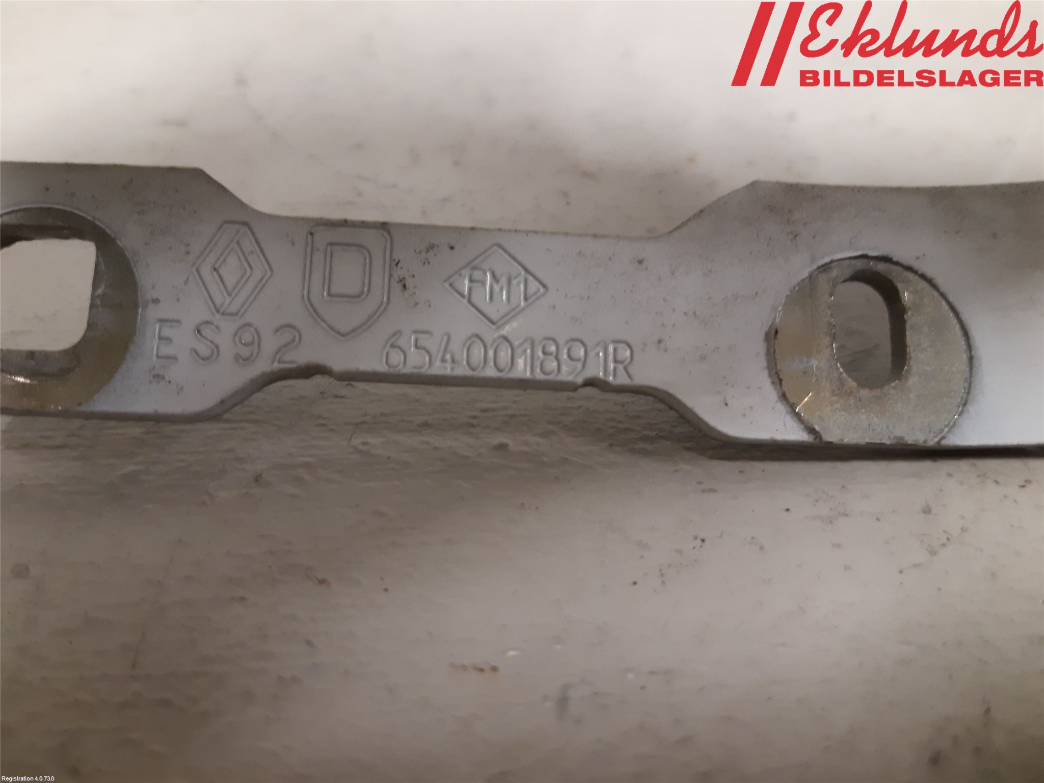 Dacia DOKKER 13- Huvgångjärn