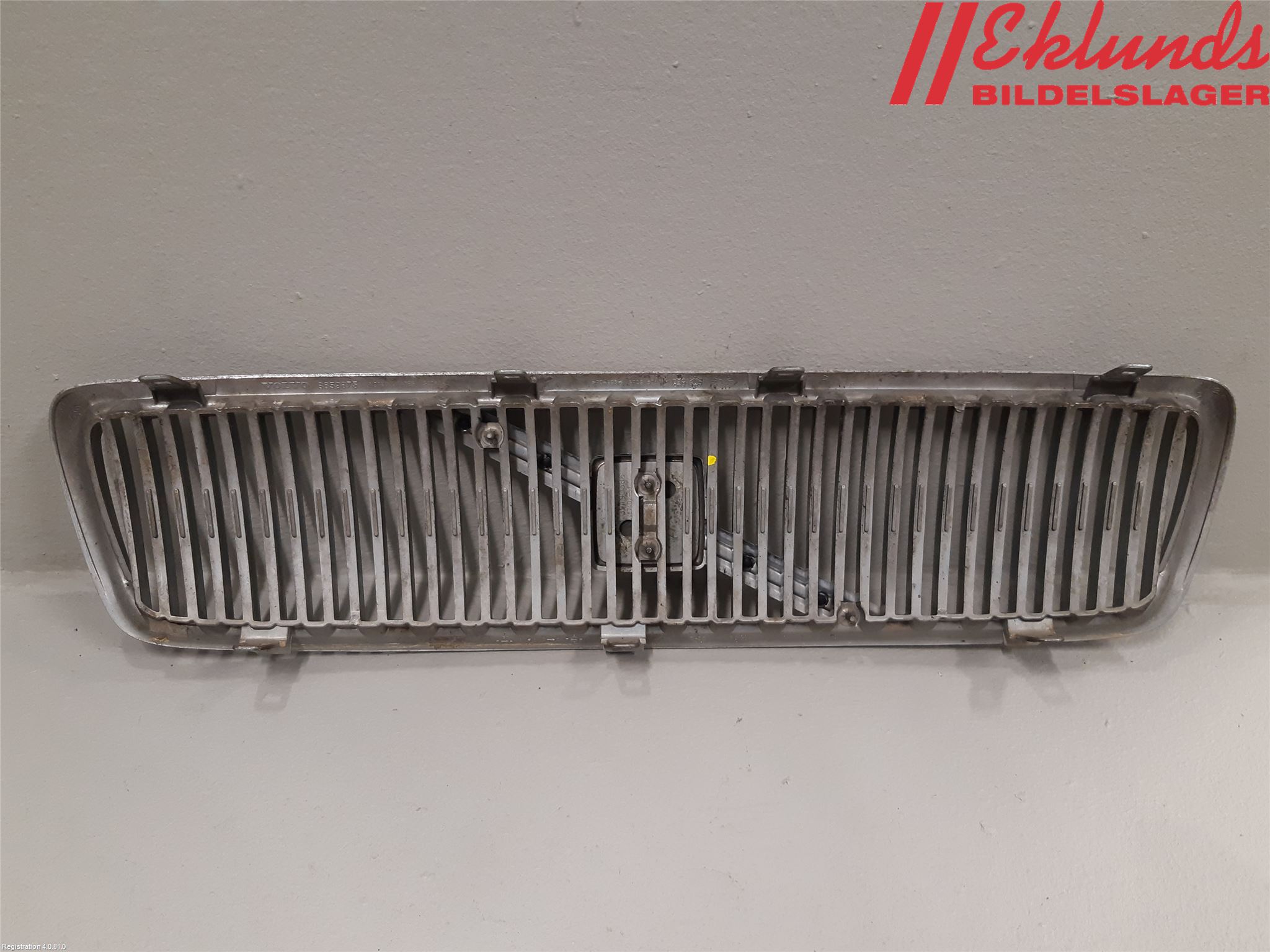 Volvo V70 00-04 Grill Komp