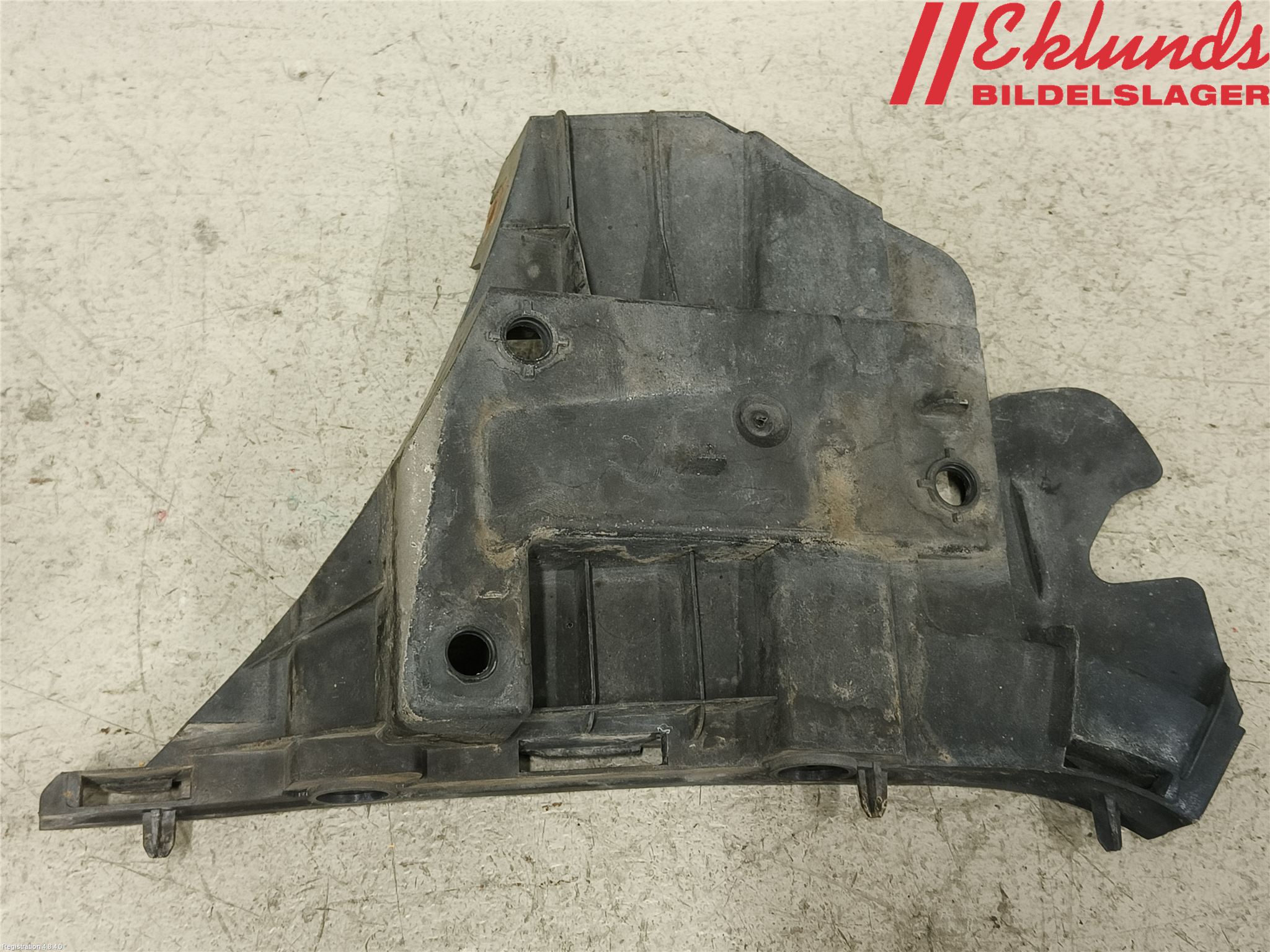 Volvo V70 08-13 Stötfångarfäste Fram Hö