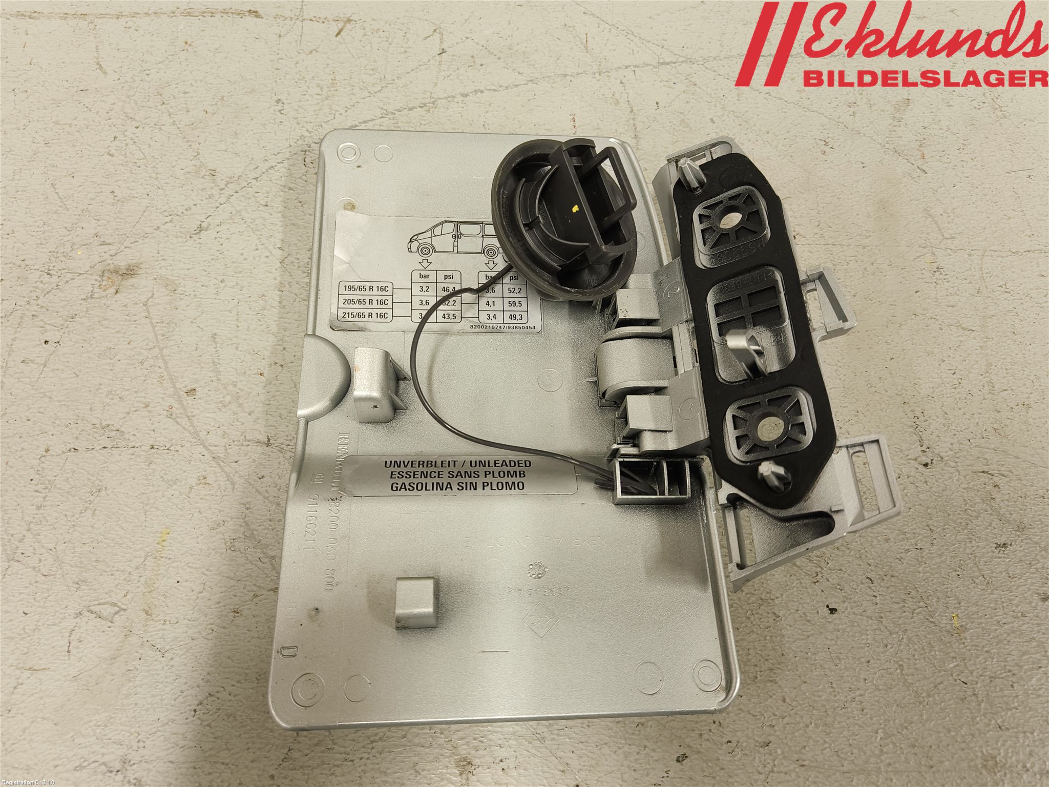 Opel VIVARO 01-14 Tanklucka