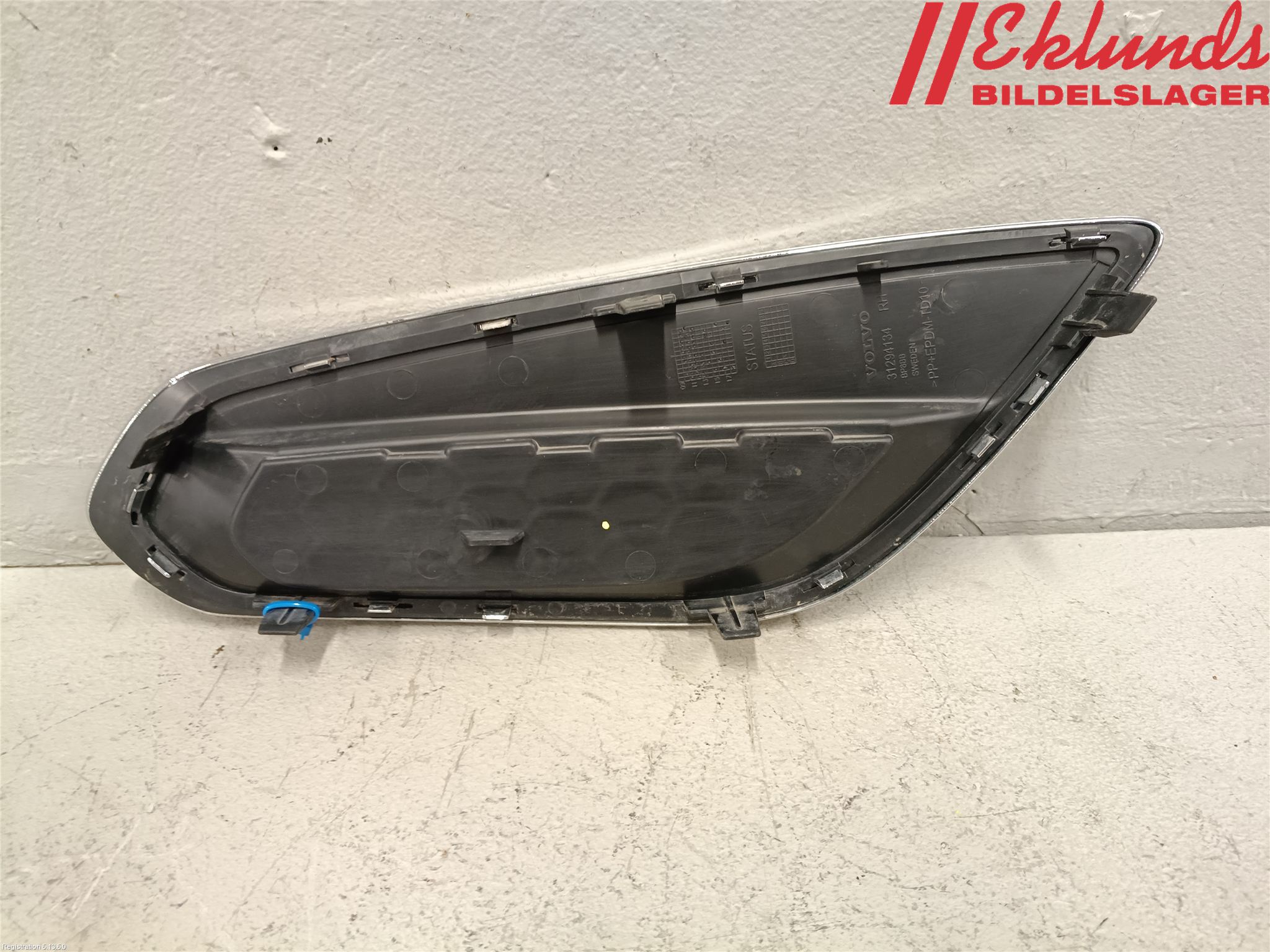 Volvo V60 11-13 Dimljussarg Fram