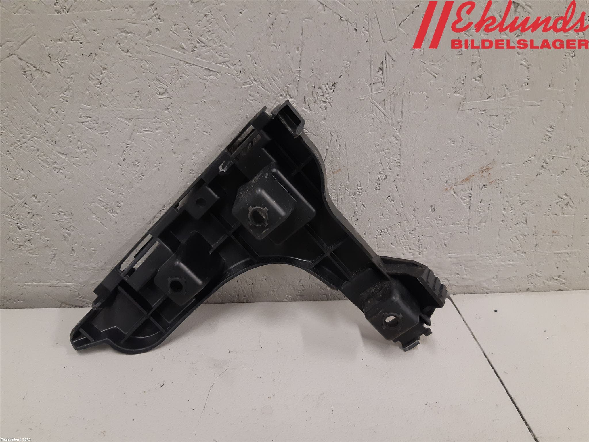 Volvo XC60 09-13 Stötfångarfäste Bak Hö