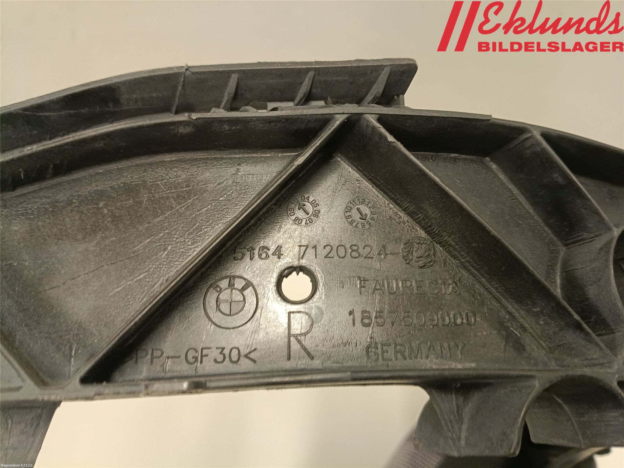 BMW 1 E87/81 5D/3D 03-11 Strålkast Fästsarg