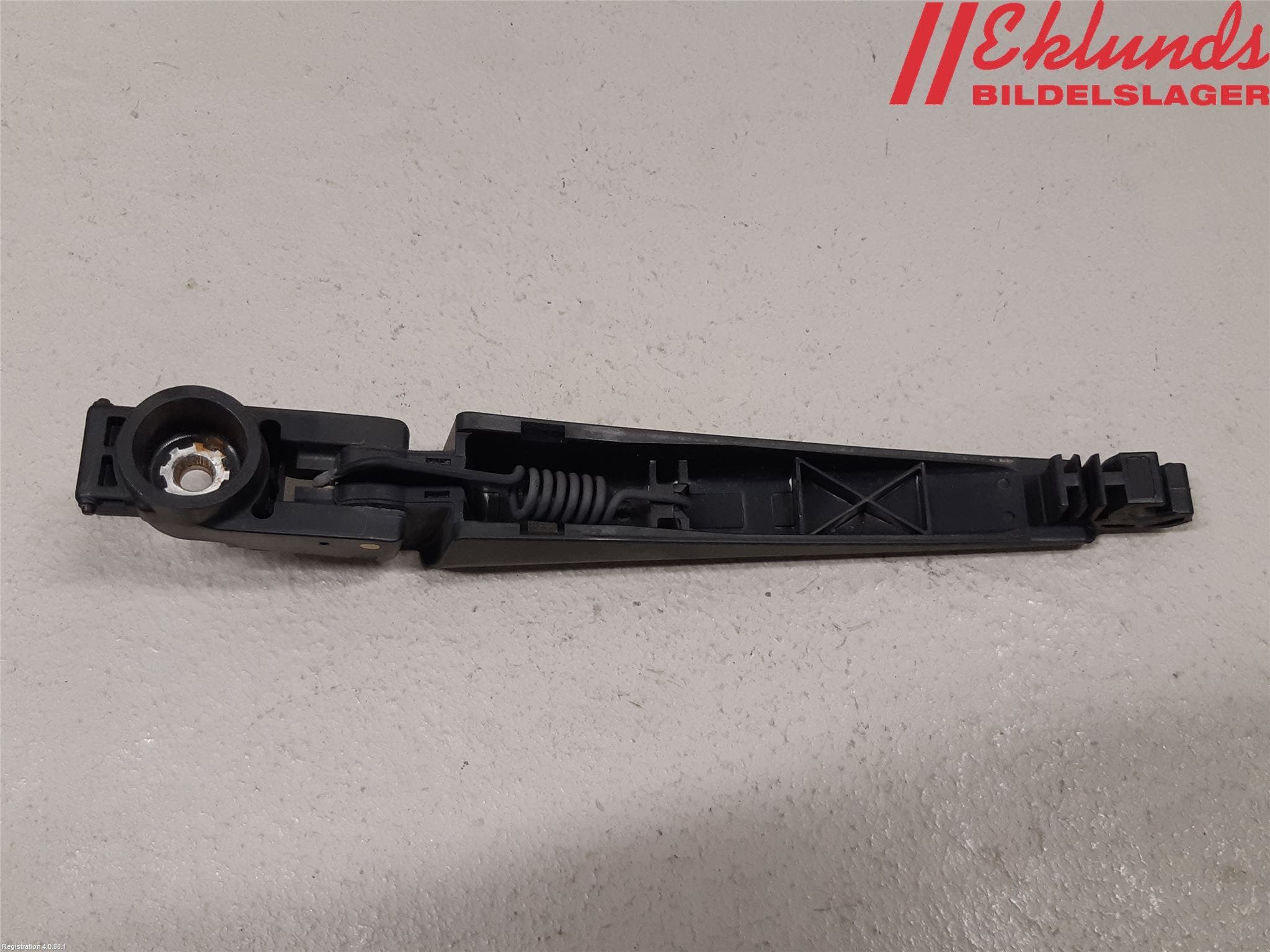 Toyota AURIS 13-19 Torkararm-Bakruta