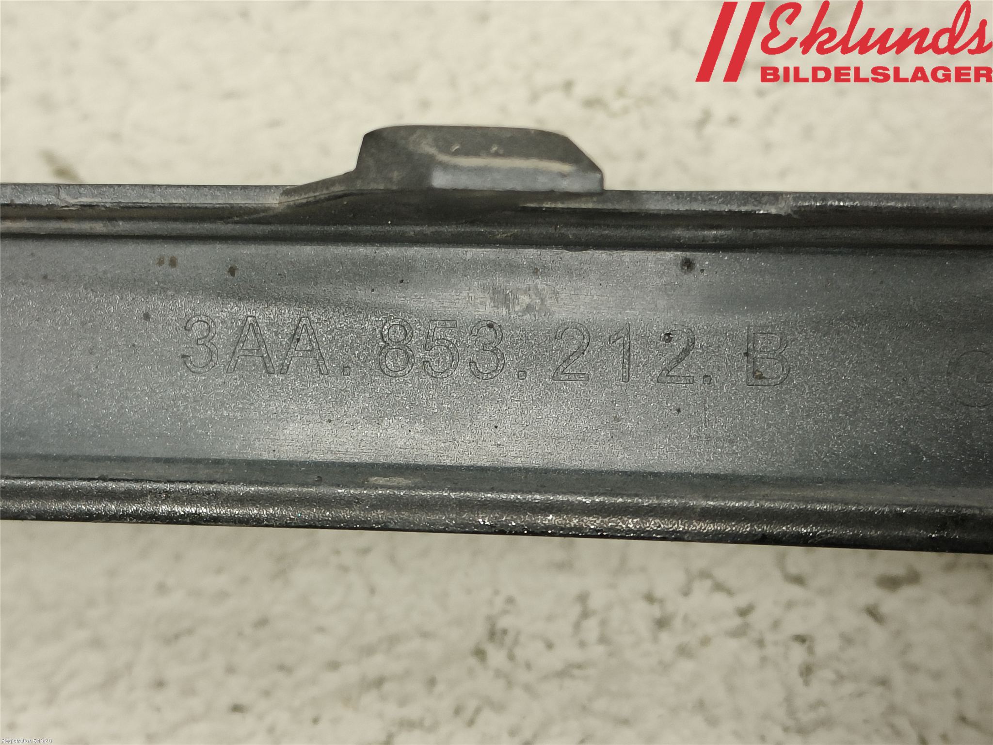 Volkswagen VW PASSAT 11-14 Dimljussarg Fram