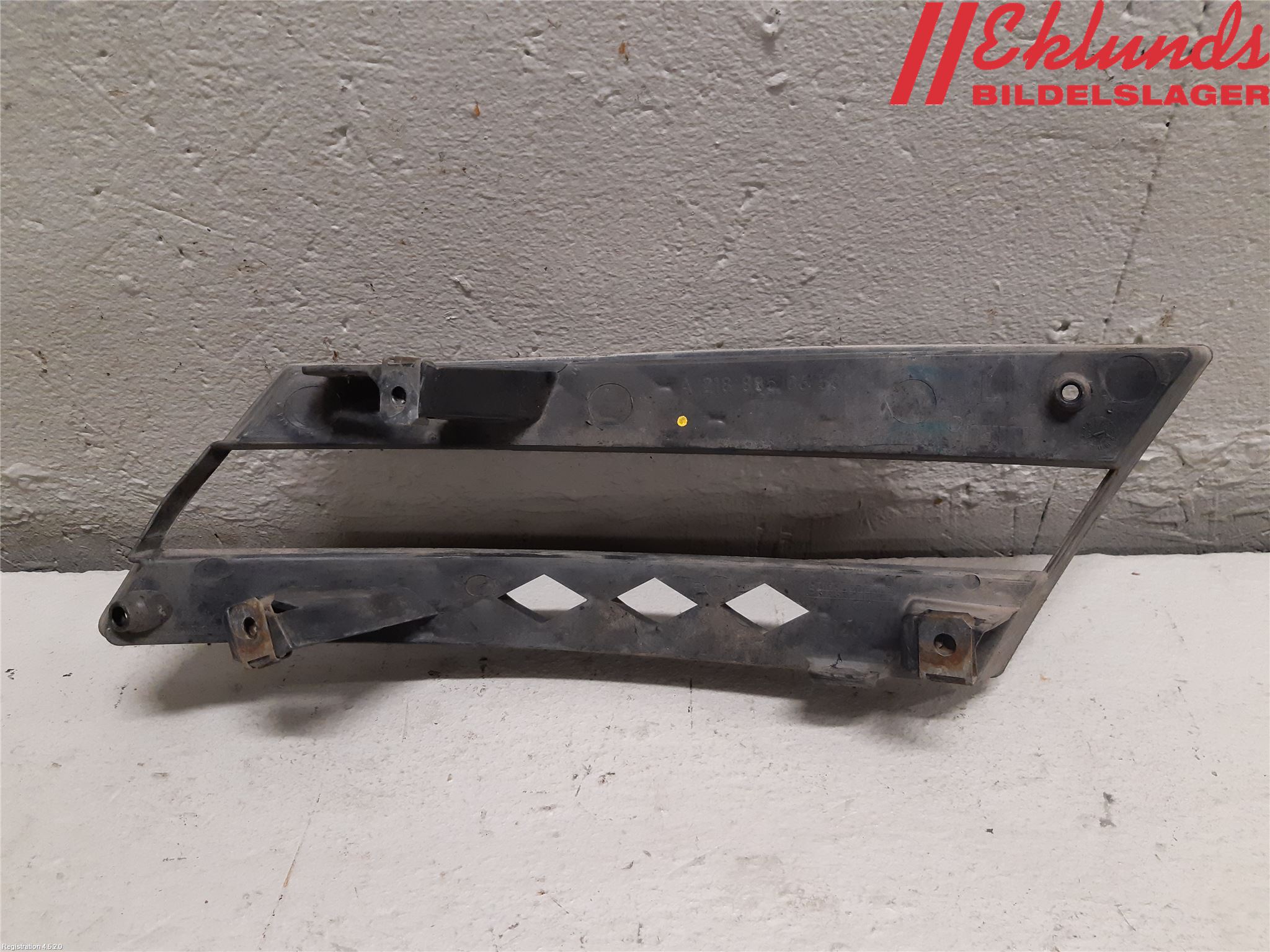 Mercedes-Benz MB CLS (C218/X218) 11-17 Dimljussarg Fram