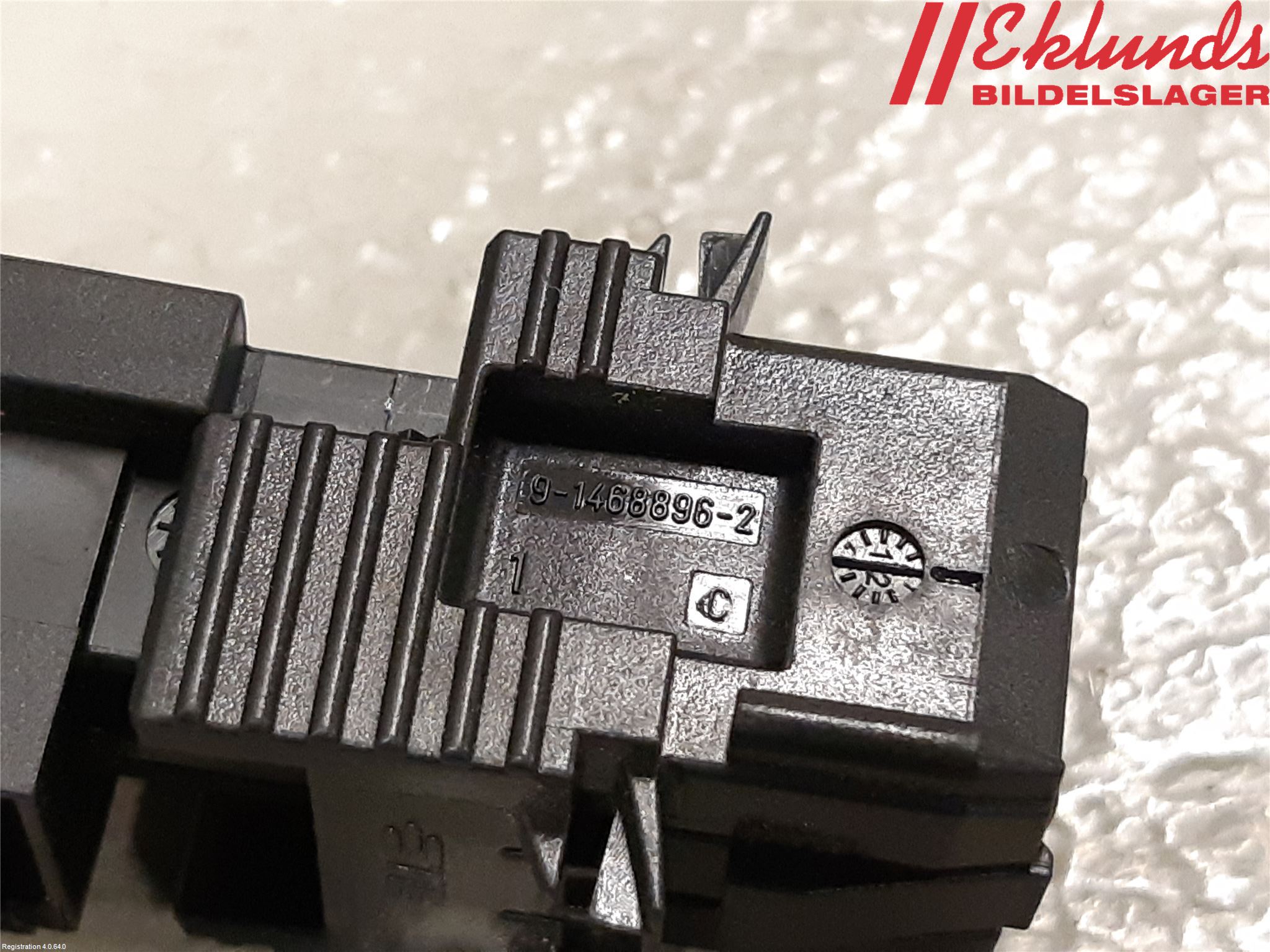 BMW 5 F10/F11/F18 09-17 Bromsljuskontakt