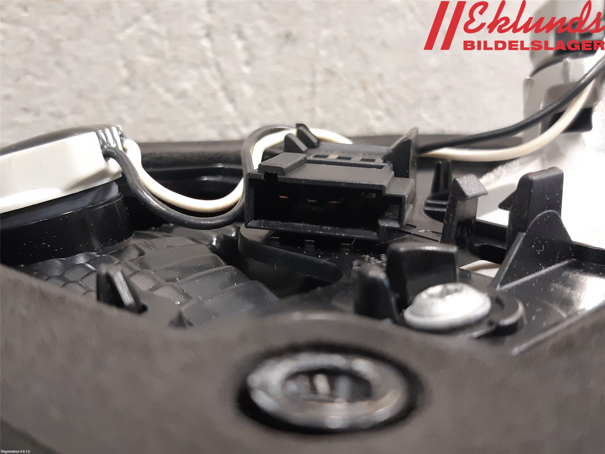 Opel ASTRA J 10-15 Bakljus Lucka Hö