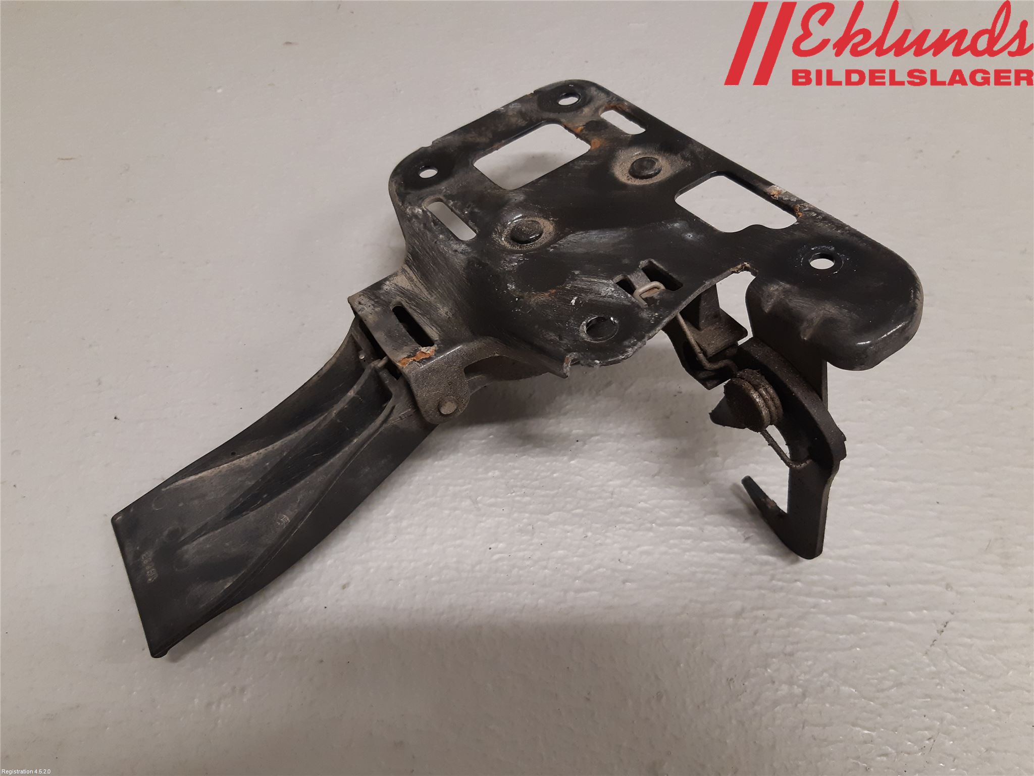 Audi A4/S4 08-11 Huv Spärr