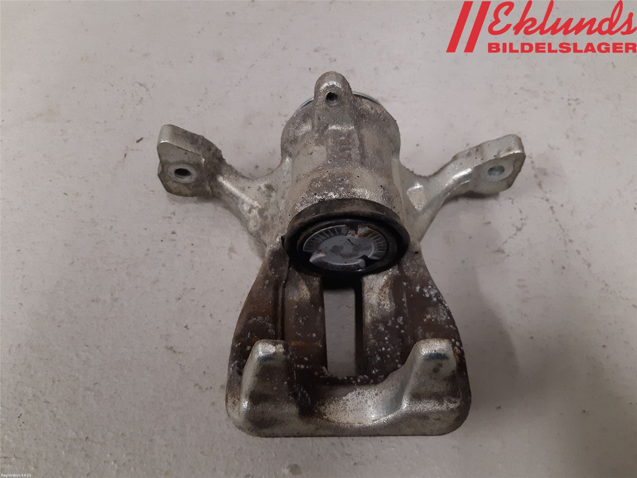 Toyota YARIS XP21 20- Bromsok Bak Höger