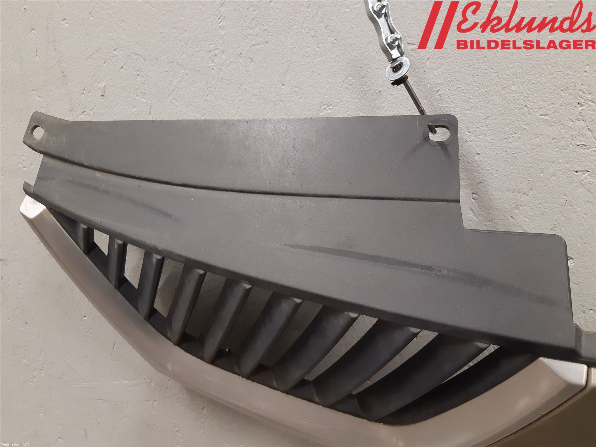 Mitsubishi OUTLANDER 07-12 Grill Komp