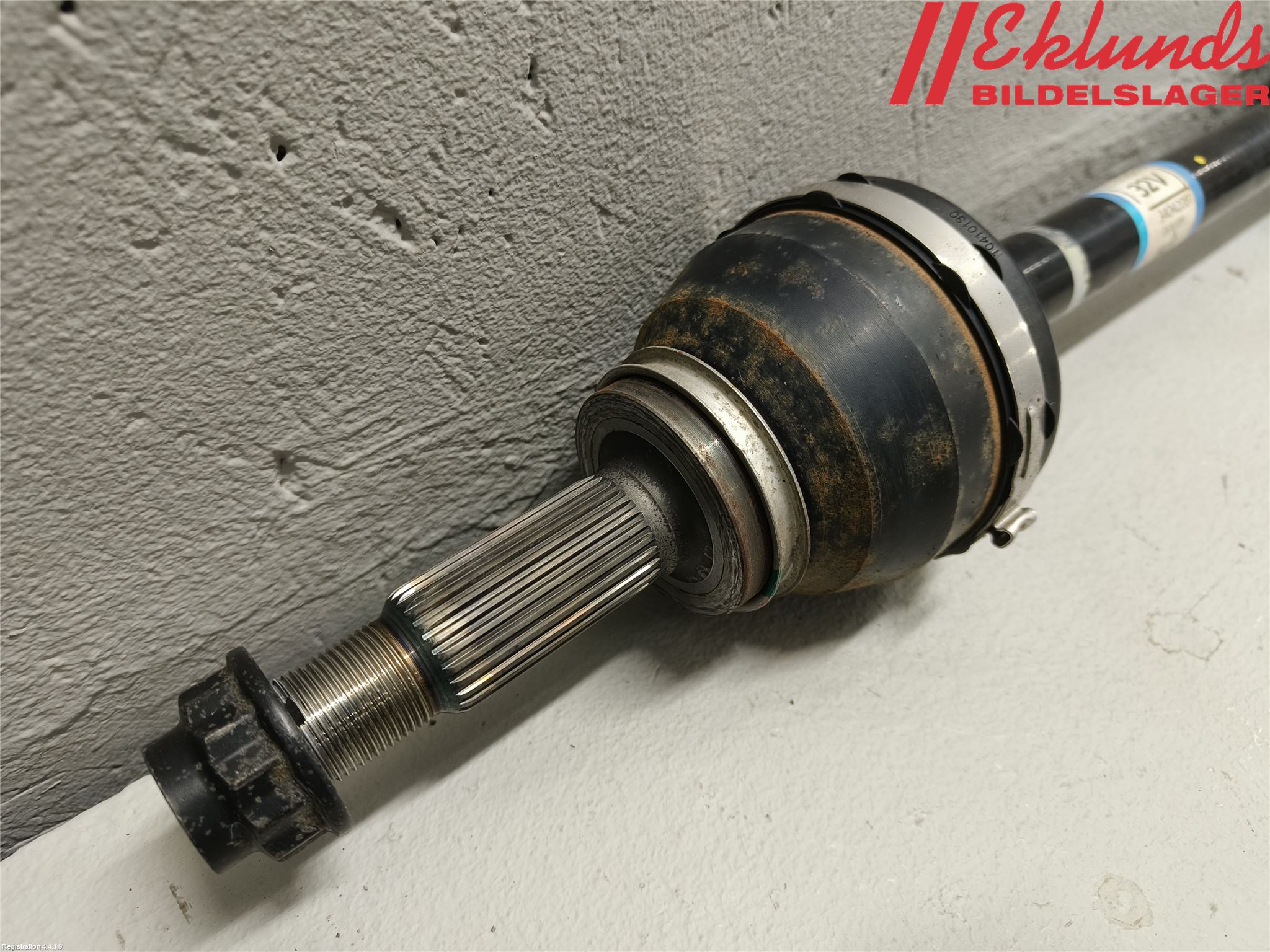 Toyota bZ4X EA10 22- Drivaxel Bak Vänster