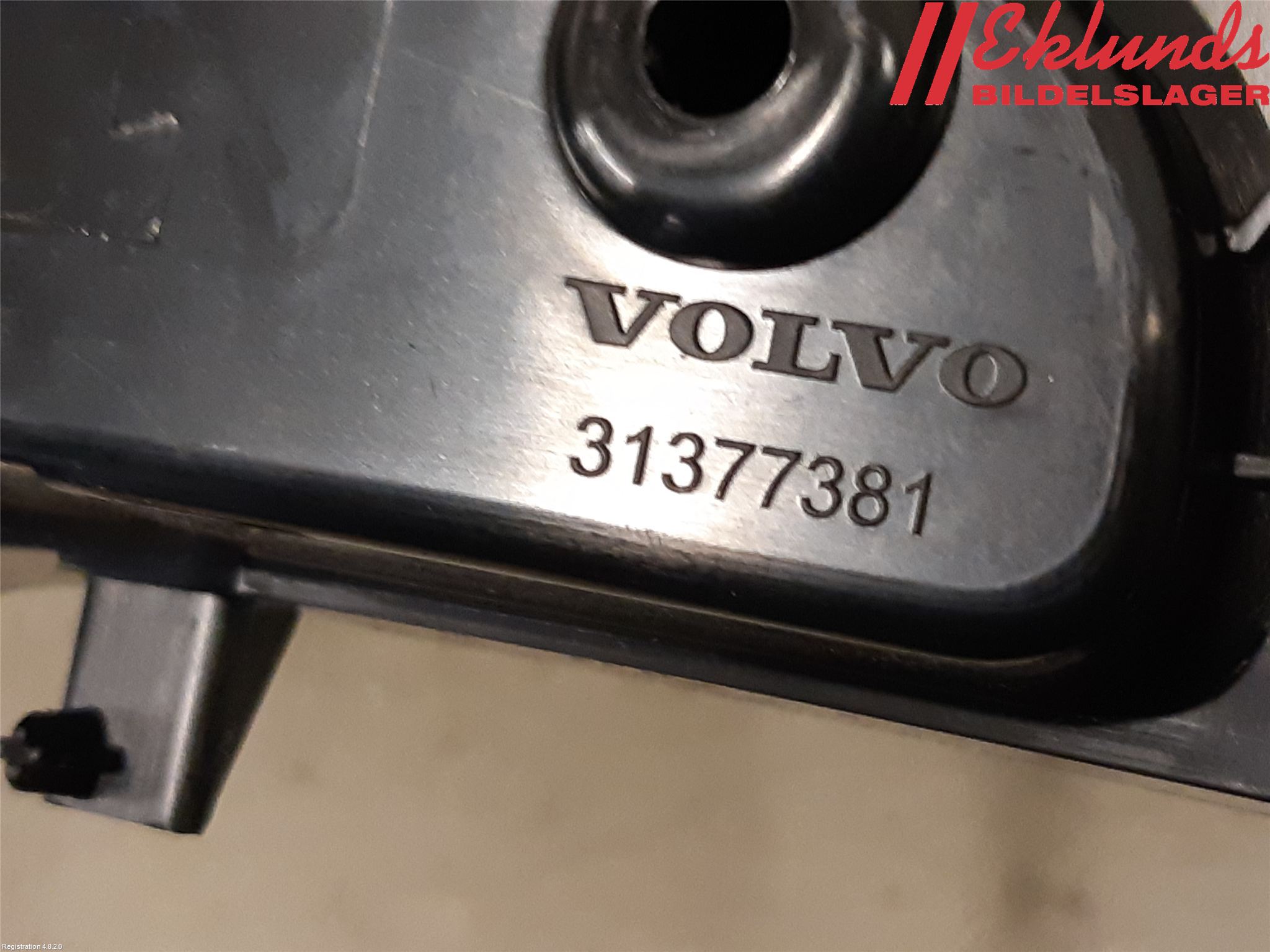 Volvo XC90/RECHARGE 16- Instrumentbräda Förvaringsfack