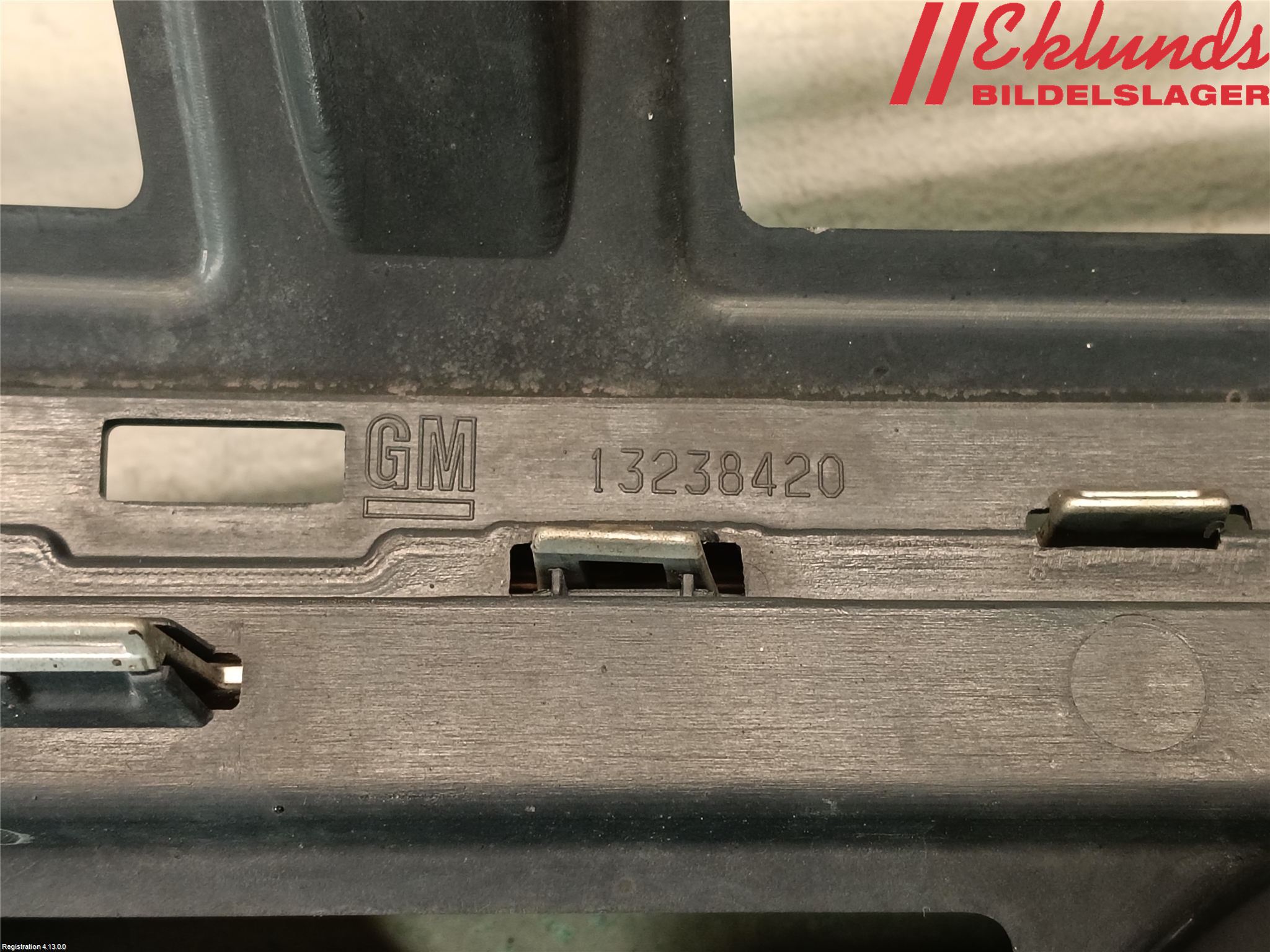 Opel INSIGNIA 09-16 Grill Komp