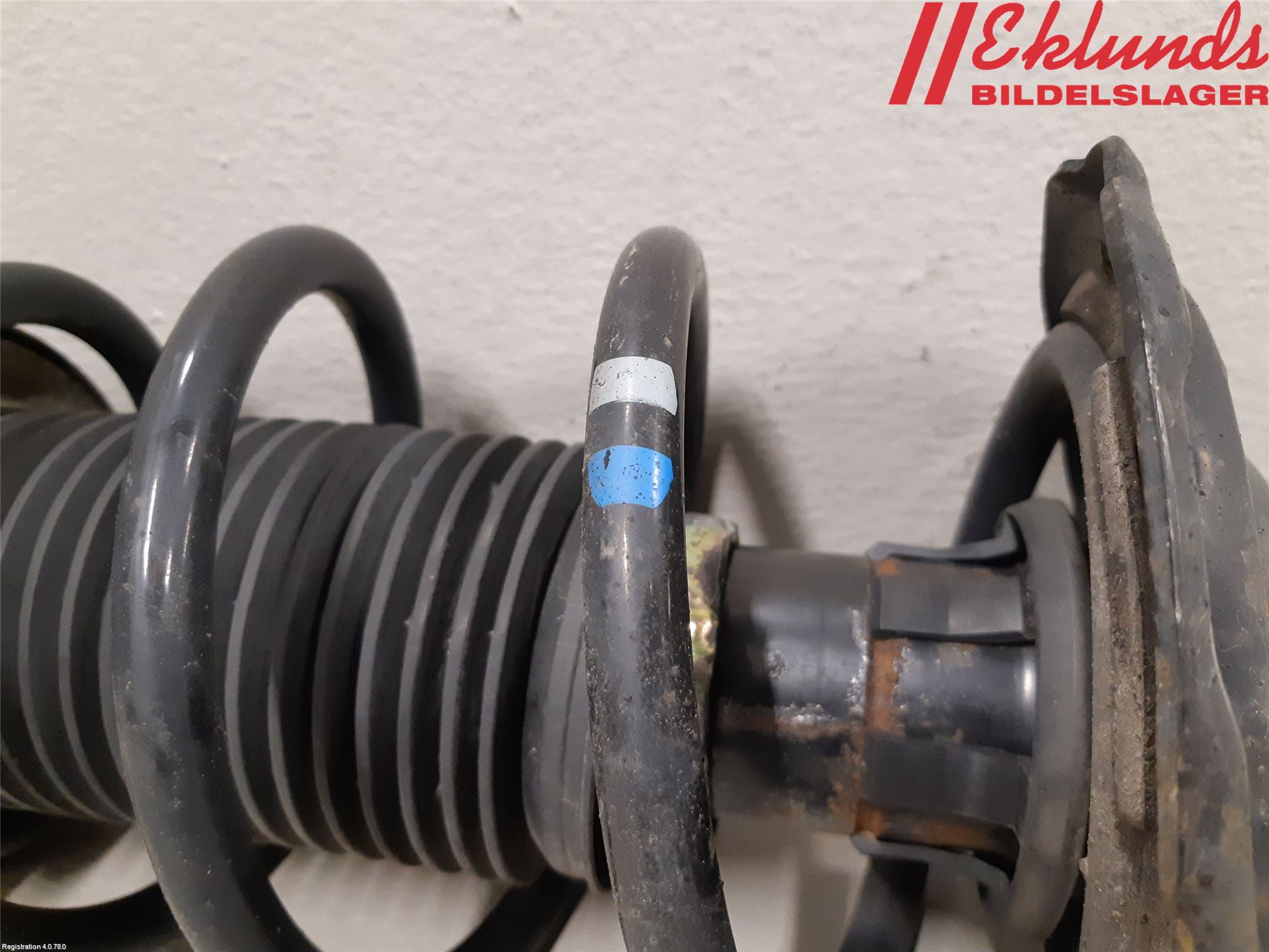 Volkswagen VW TOURAN 16- Fjäderben Fram Höger