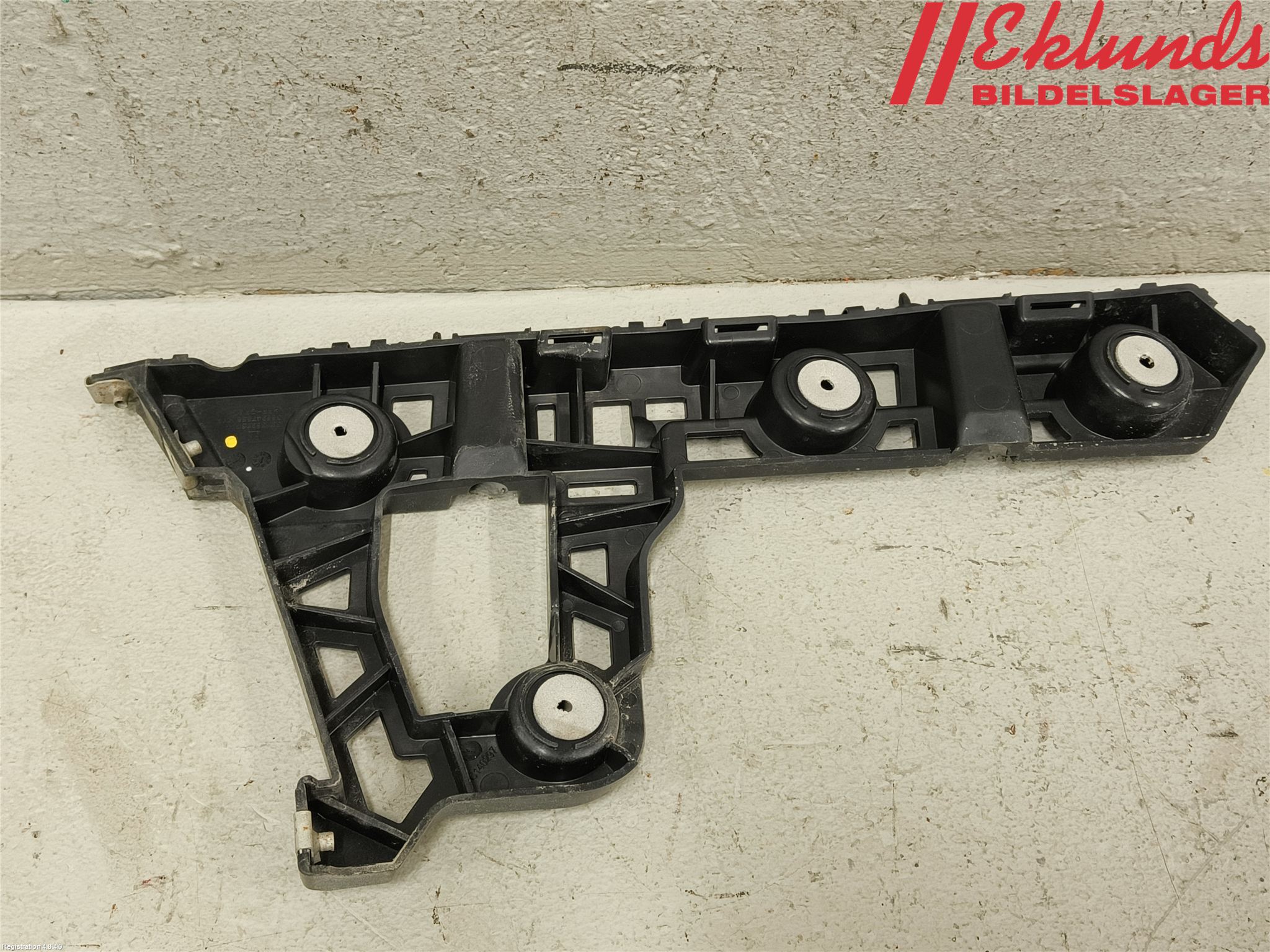 Opel INSIGNIA 17- Stötfångarfäste Bak Hö