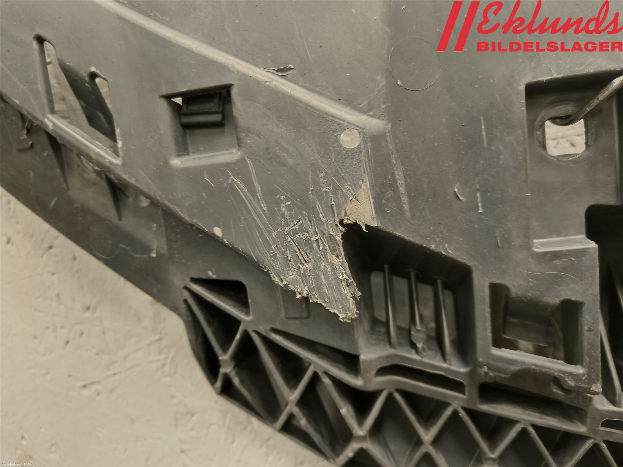 Audi A3/S3 8V 13-20 Hasplåt Plåt-Plast