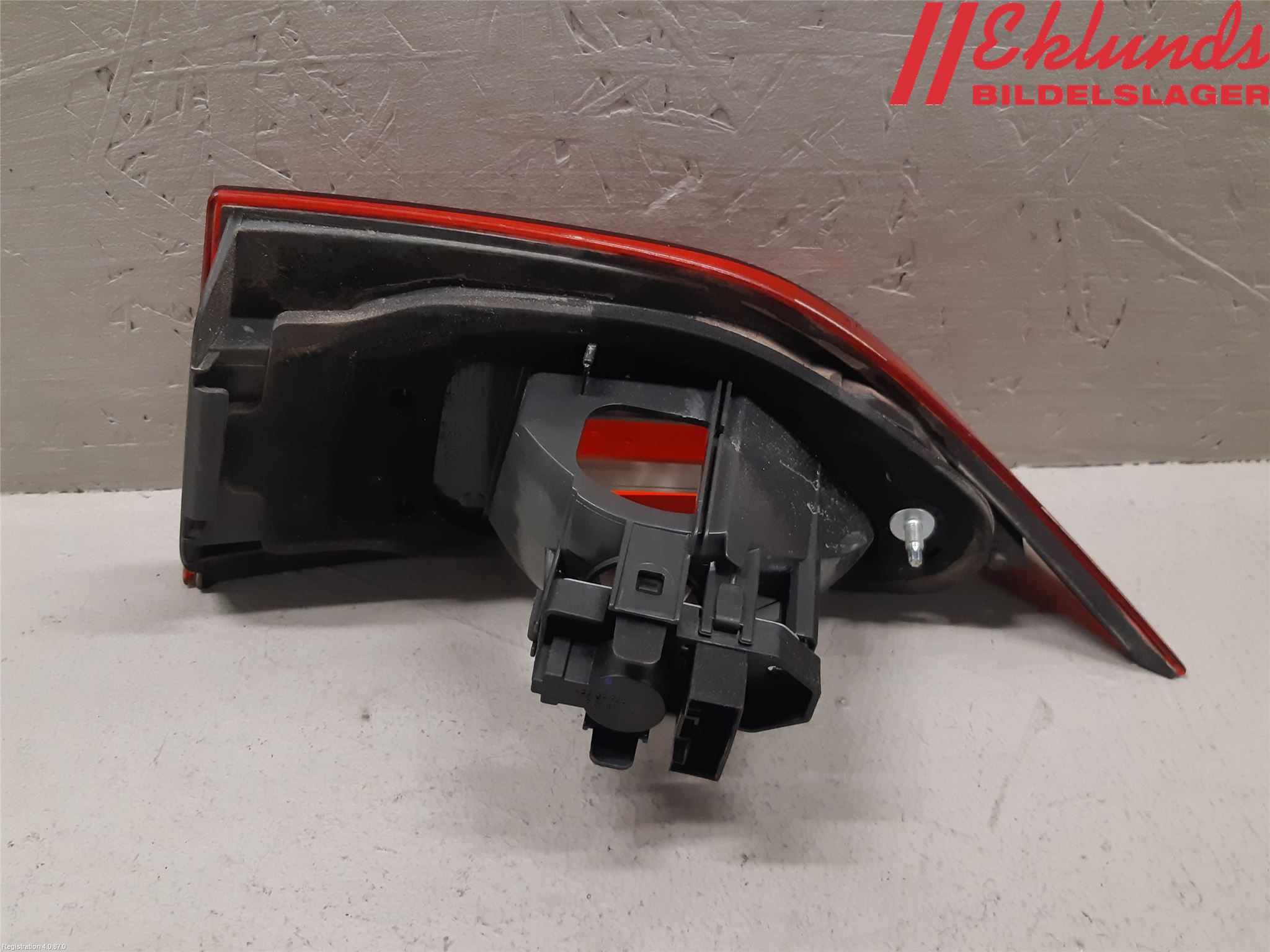 BMW X1 E84 10-15 Bakljus Lucka Vä