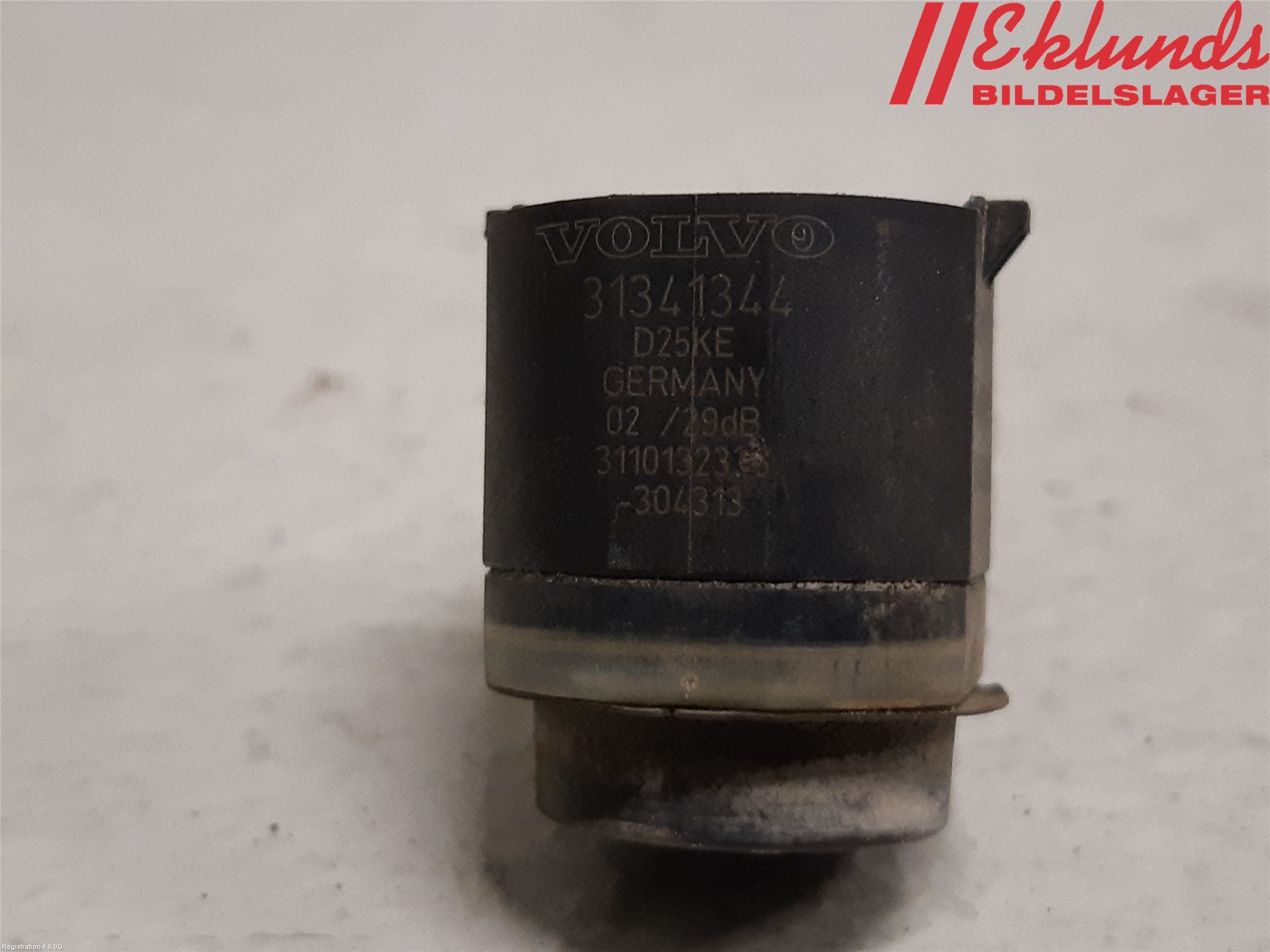 Volvo V40 CROSS COUNTRY 13-19 Parkeringshjälp Backsensor