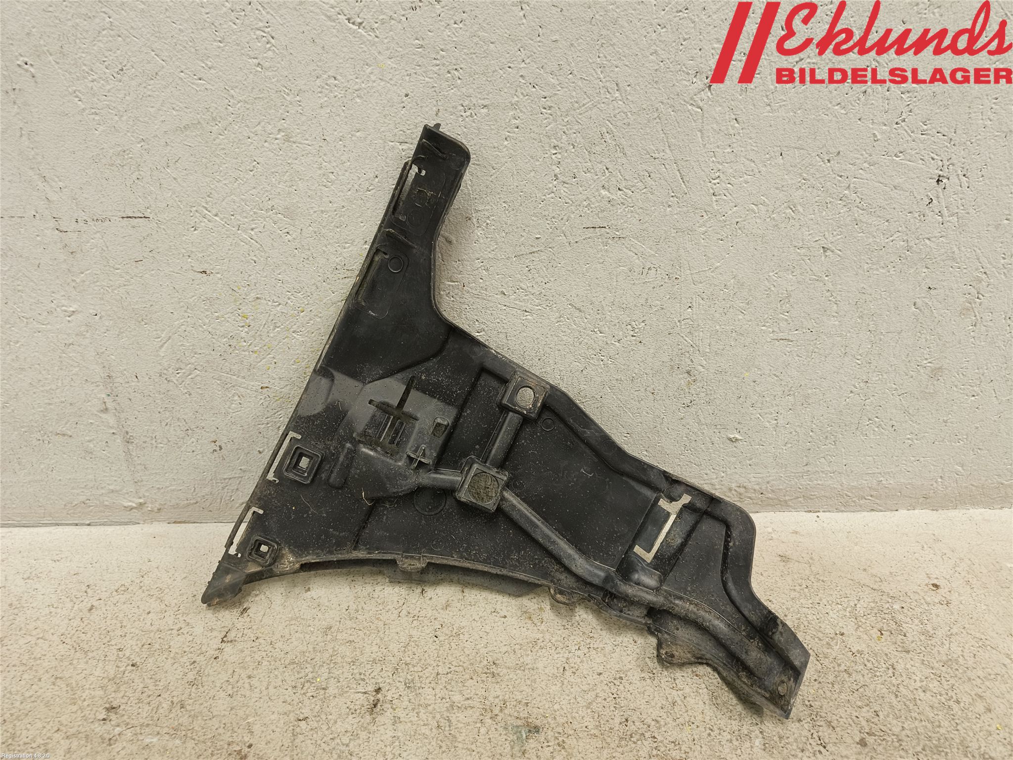 Volvo V70 05-08 Stötfångarfäste Fram Vä