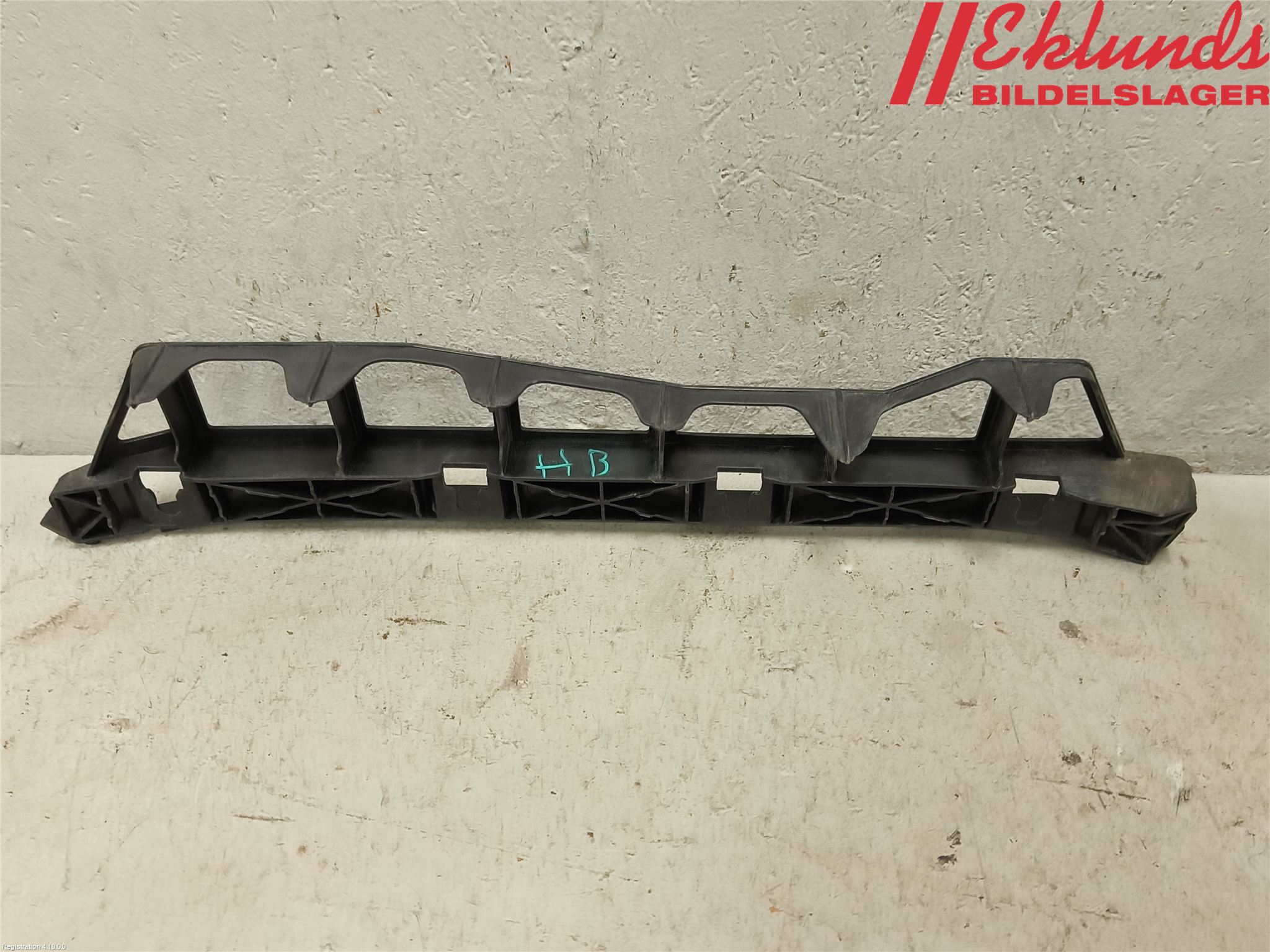 Hyundai i40 08-15 Stötfångarfäste Bak Hö