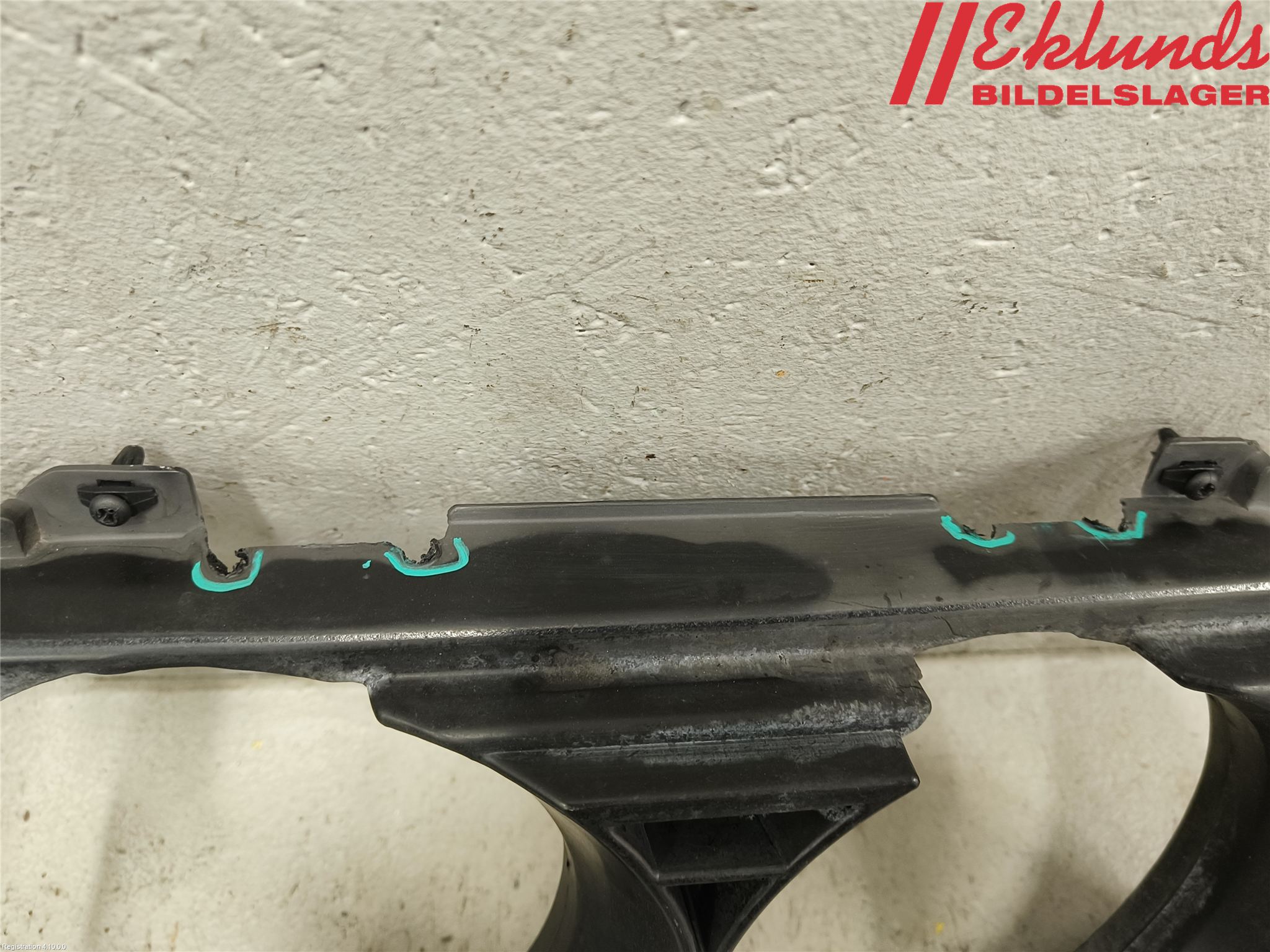 BMW 5 E34      88-96 Strålkastarsarg Höger