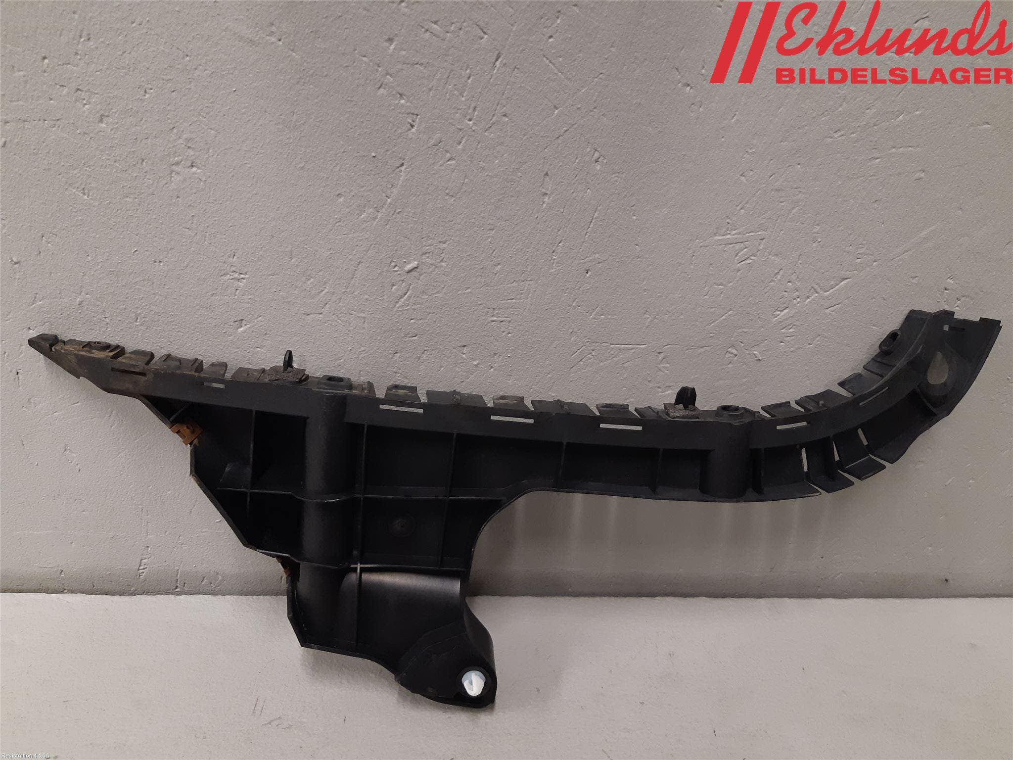 Volvo V70 08-13 Stötfångarfäste Bak Hö