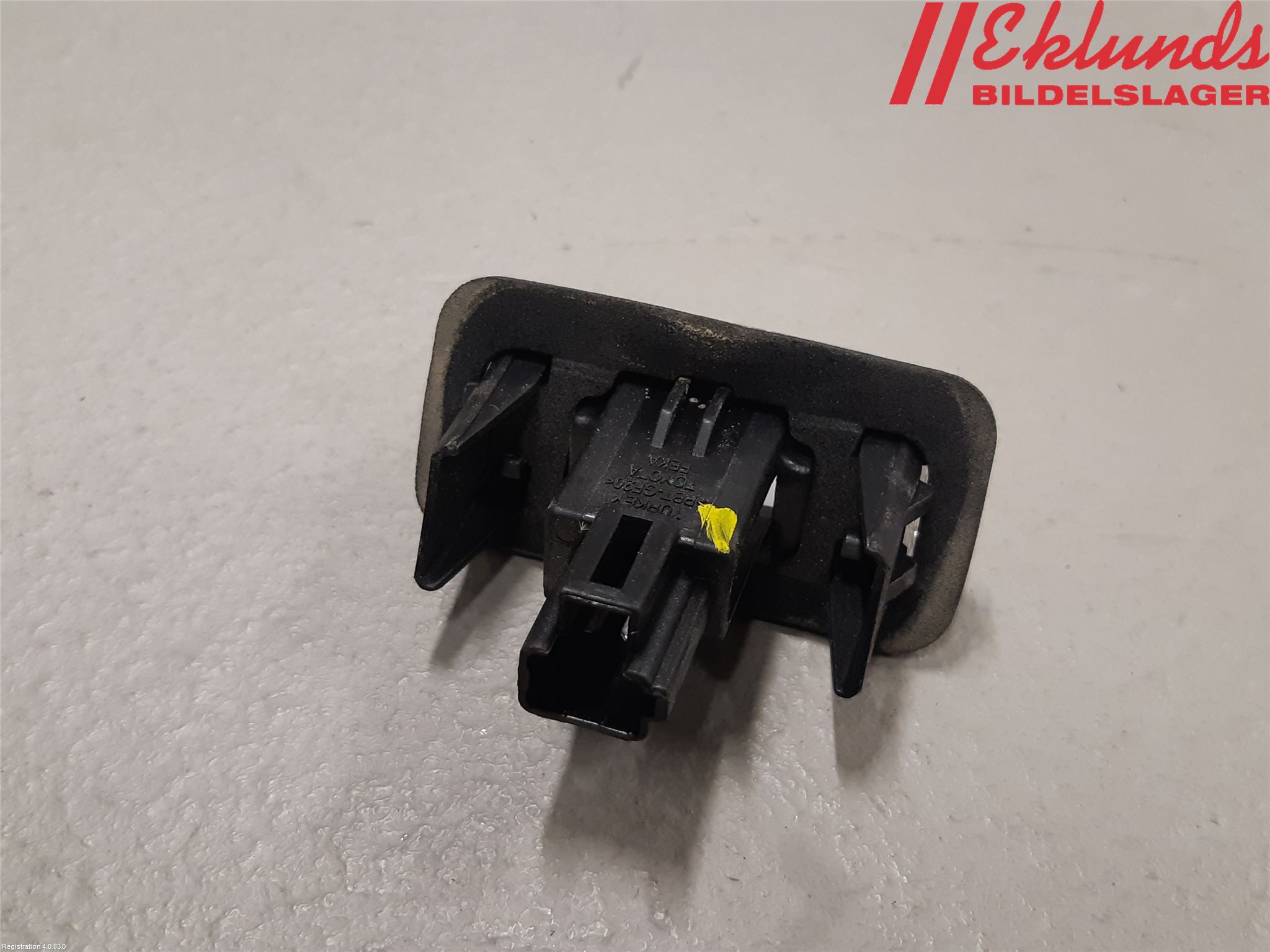 Toyota YARIS XP130 15-20 Skylt Belysning