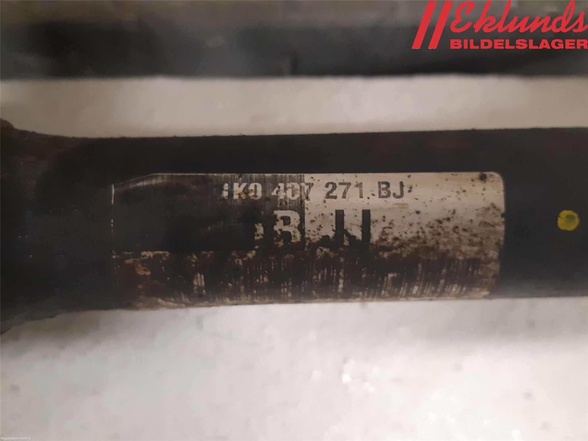 Volkswagen VW PASSAT 11-14 Drivaxel Fram Vänster
