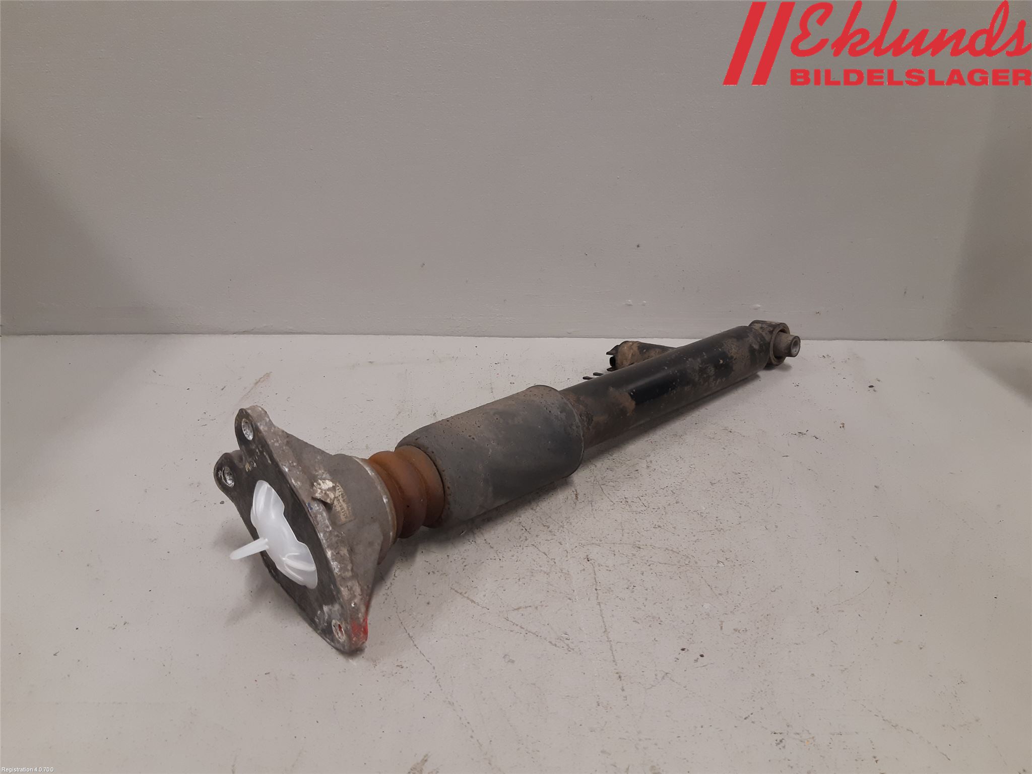 BMW 3 F30/F31/F80 12-19 Stötdämpare Bak