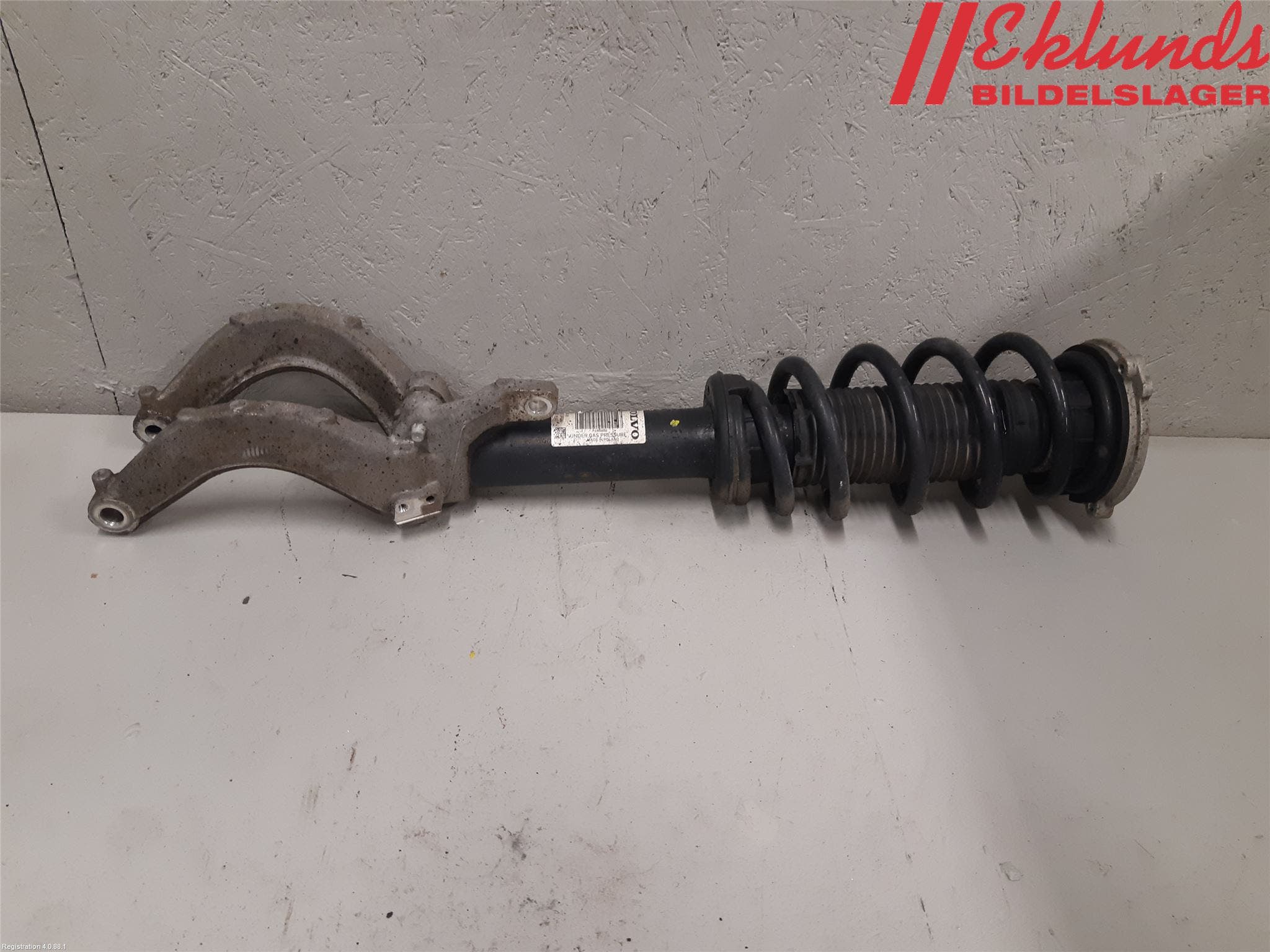 Volvo V90 17->> Fjäderben Fram Höger