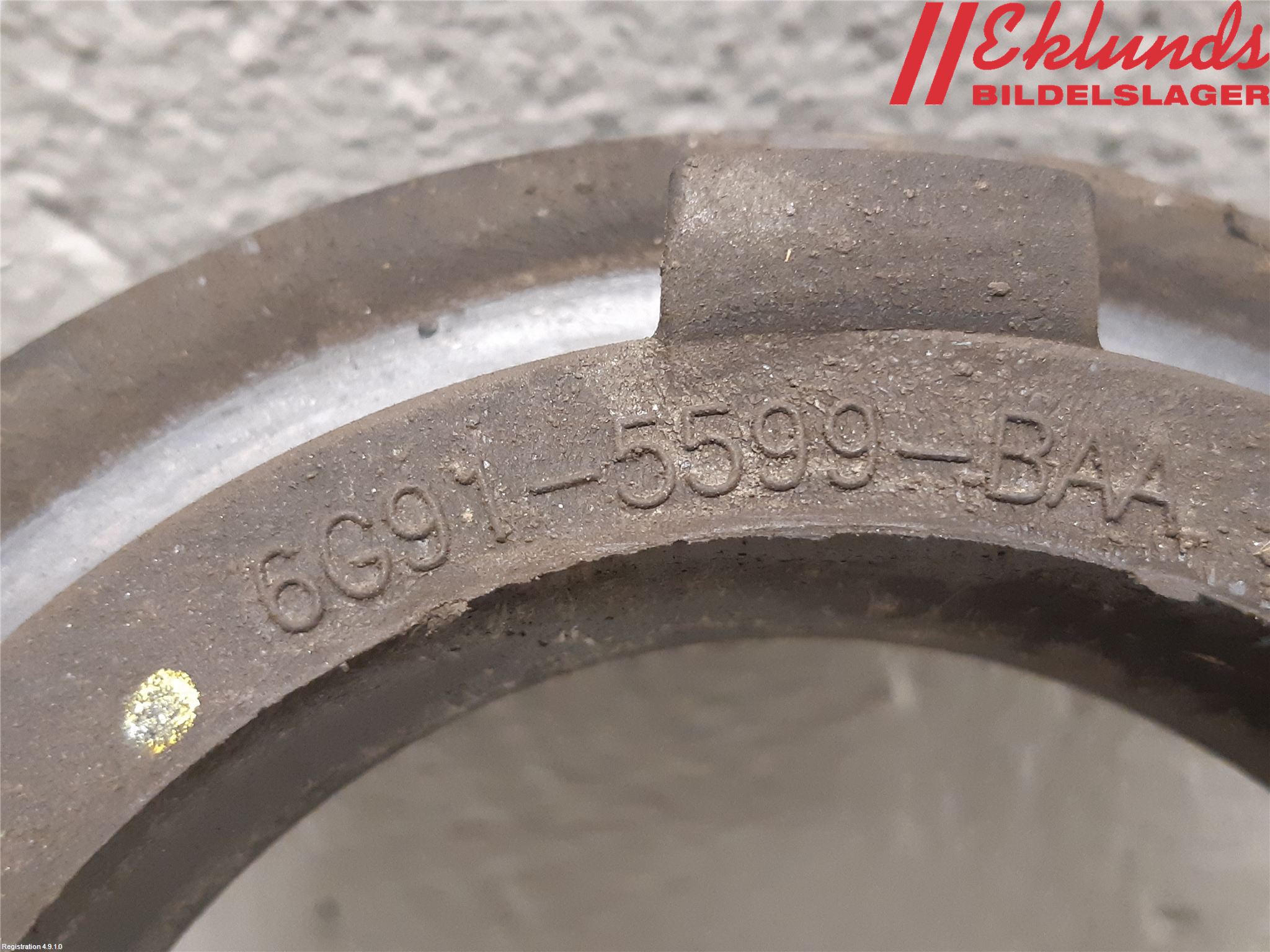 Volvo V70 14-16 Fjäderskål Bak