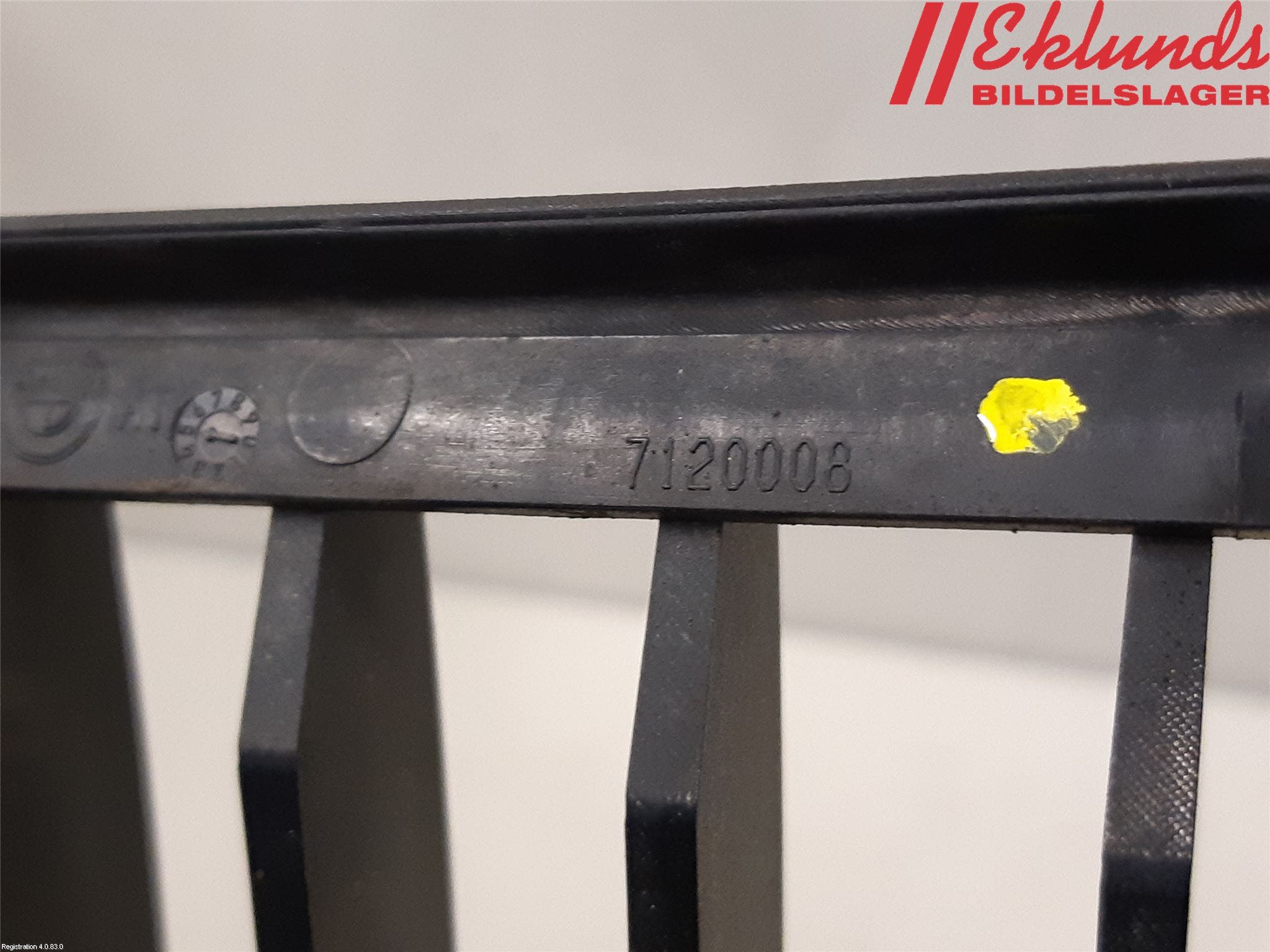 BMW 3 E90/91 SED/TOU 05-12 Grilldel Höger