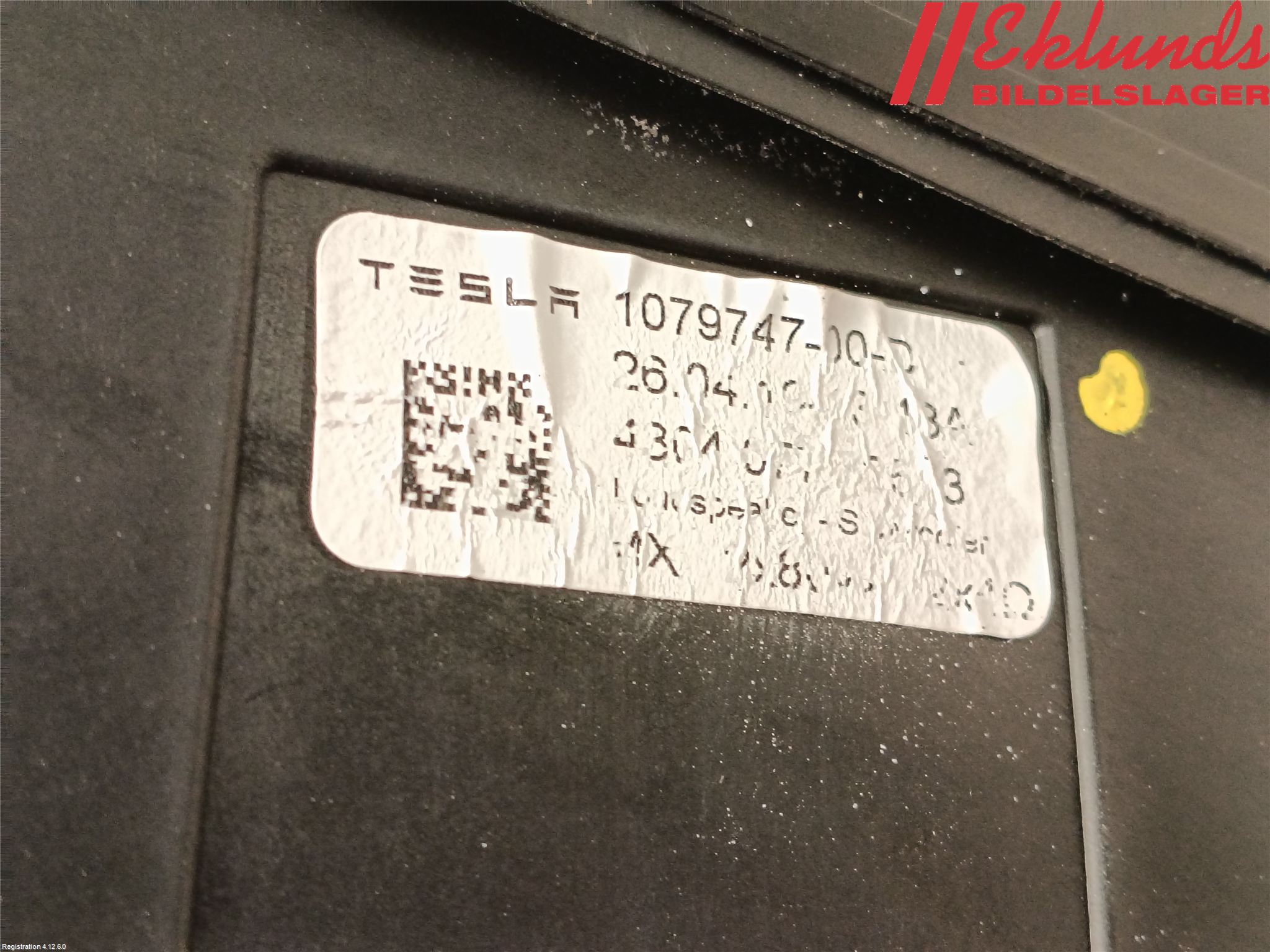 Tesla MODEL 3 17- Högtalare