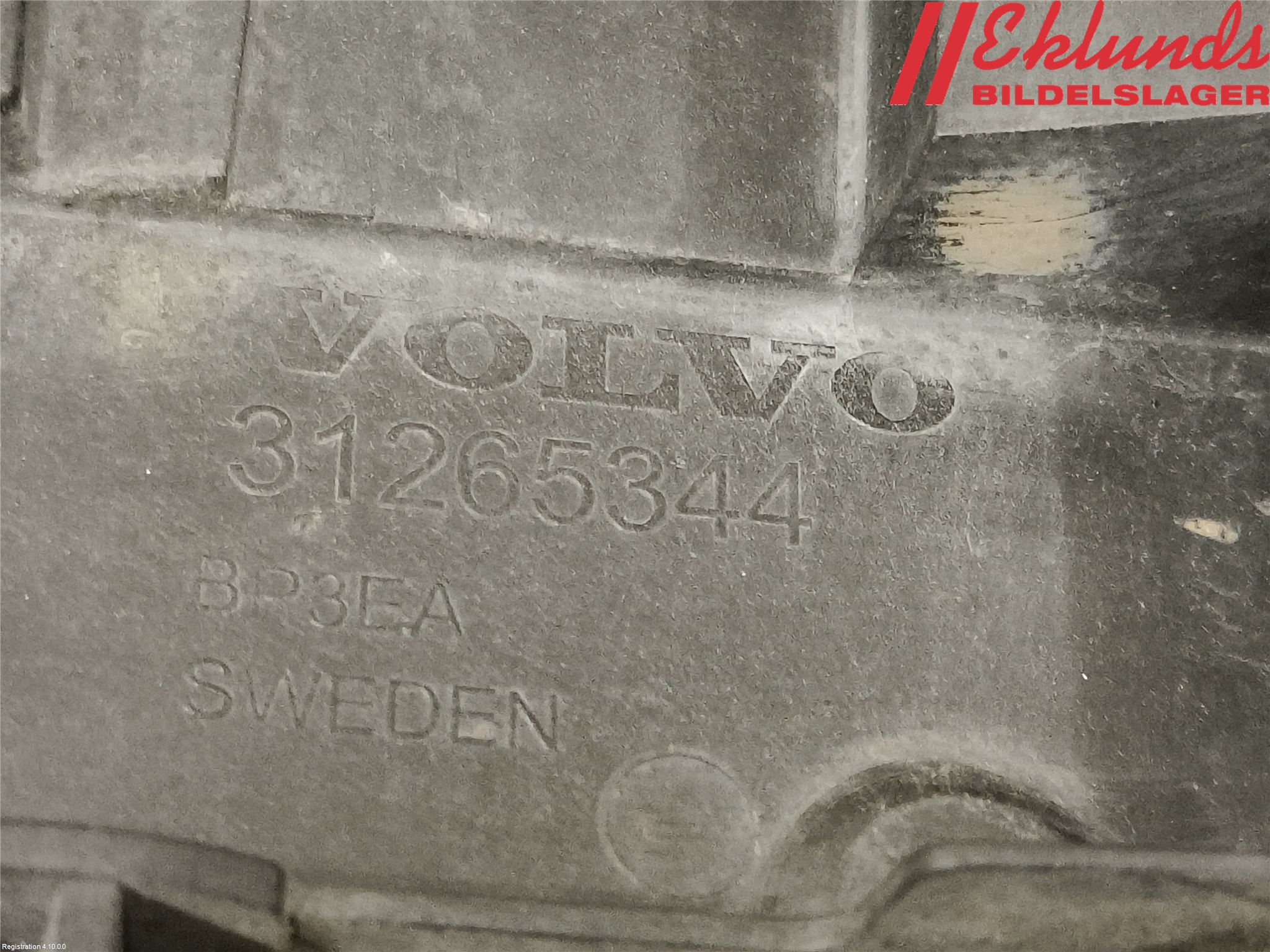 Volvo V70 08-13 Stötfångarfäste Fram Vä