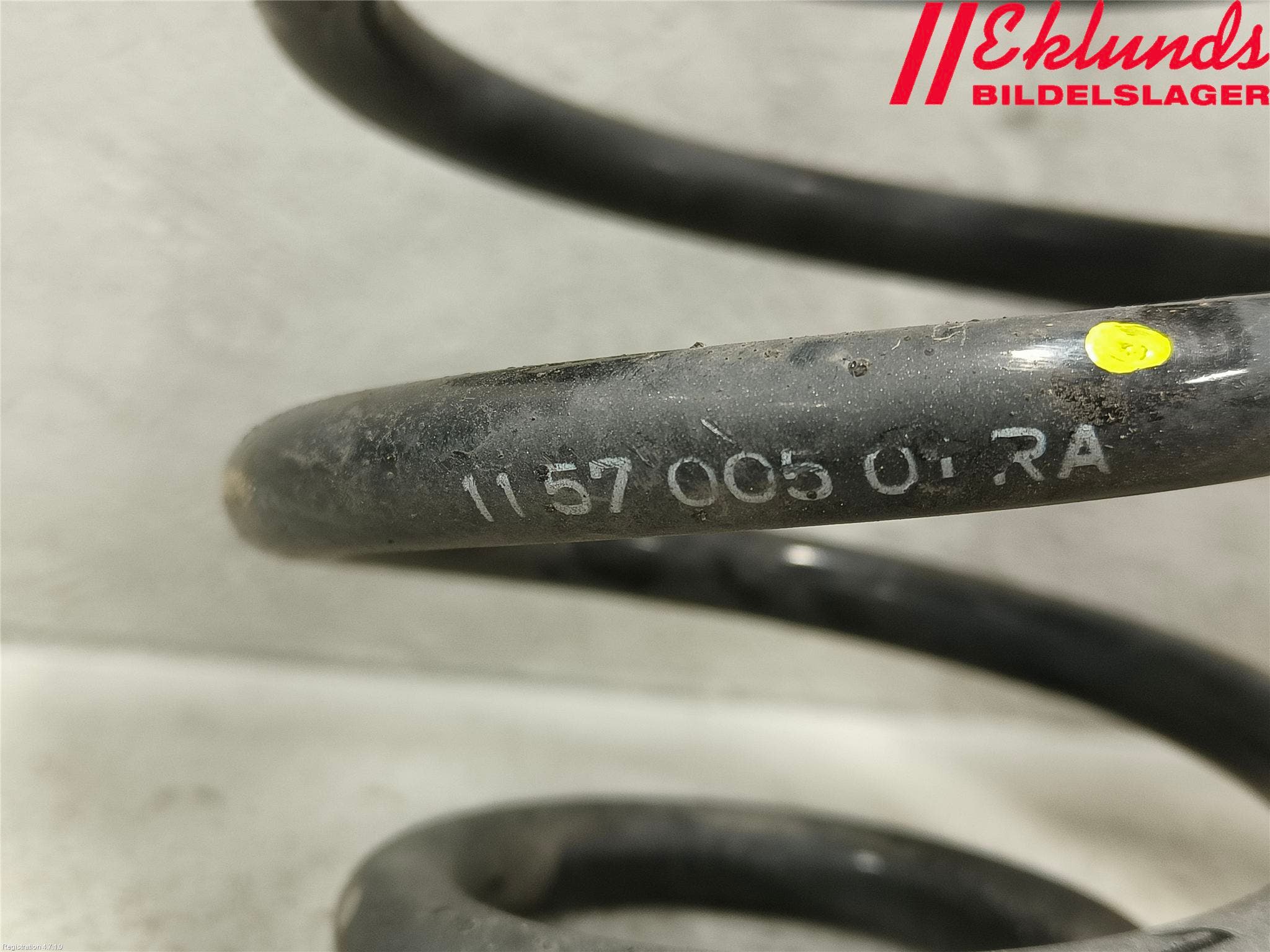 BMW 1 F40 19- Fjäder Bak