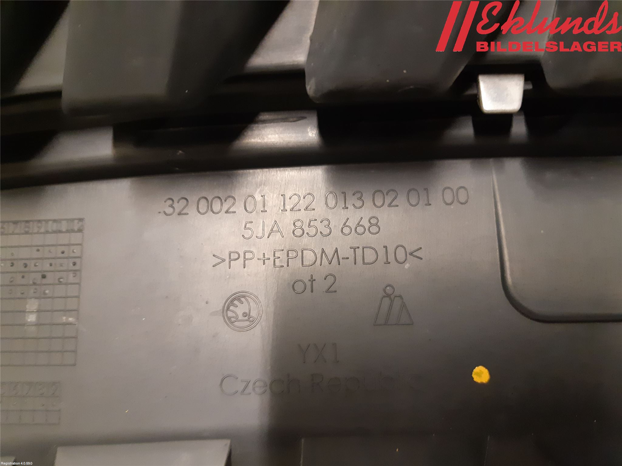 Skoda RAPID Grill Komp