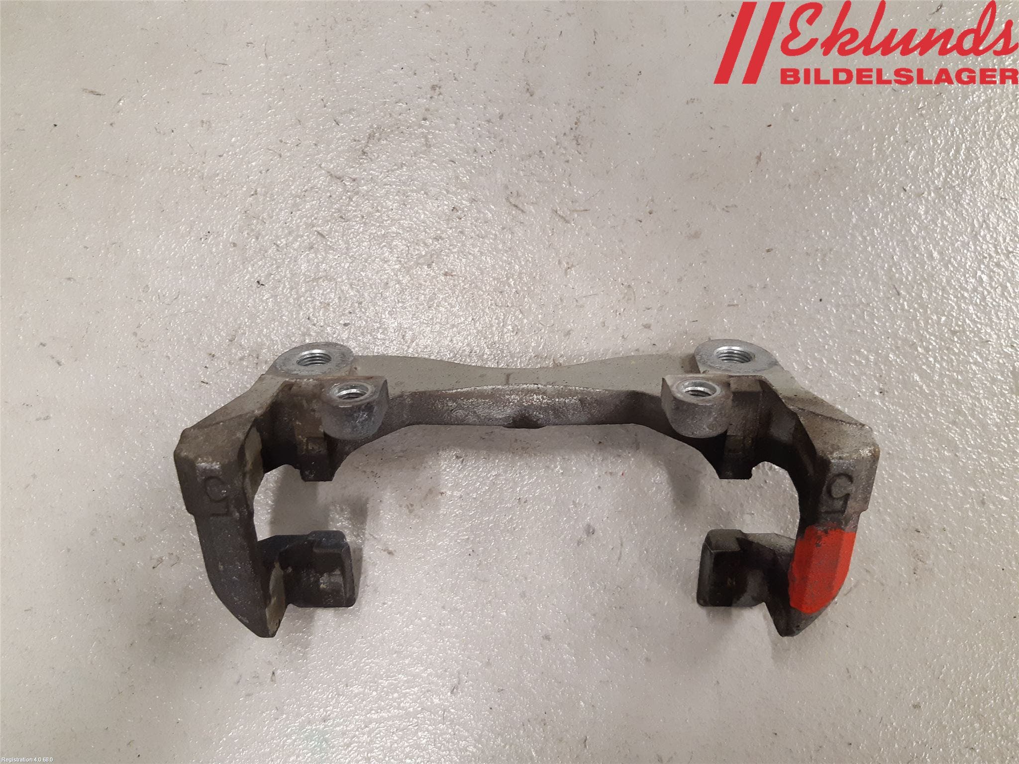 Toyota YARIS XP130 15-20 Bromsokshållare