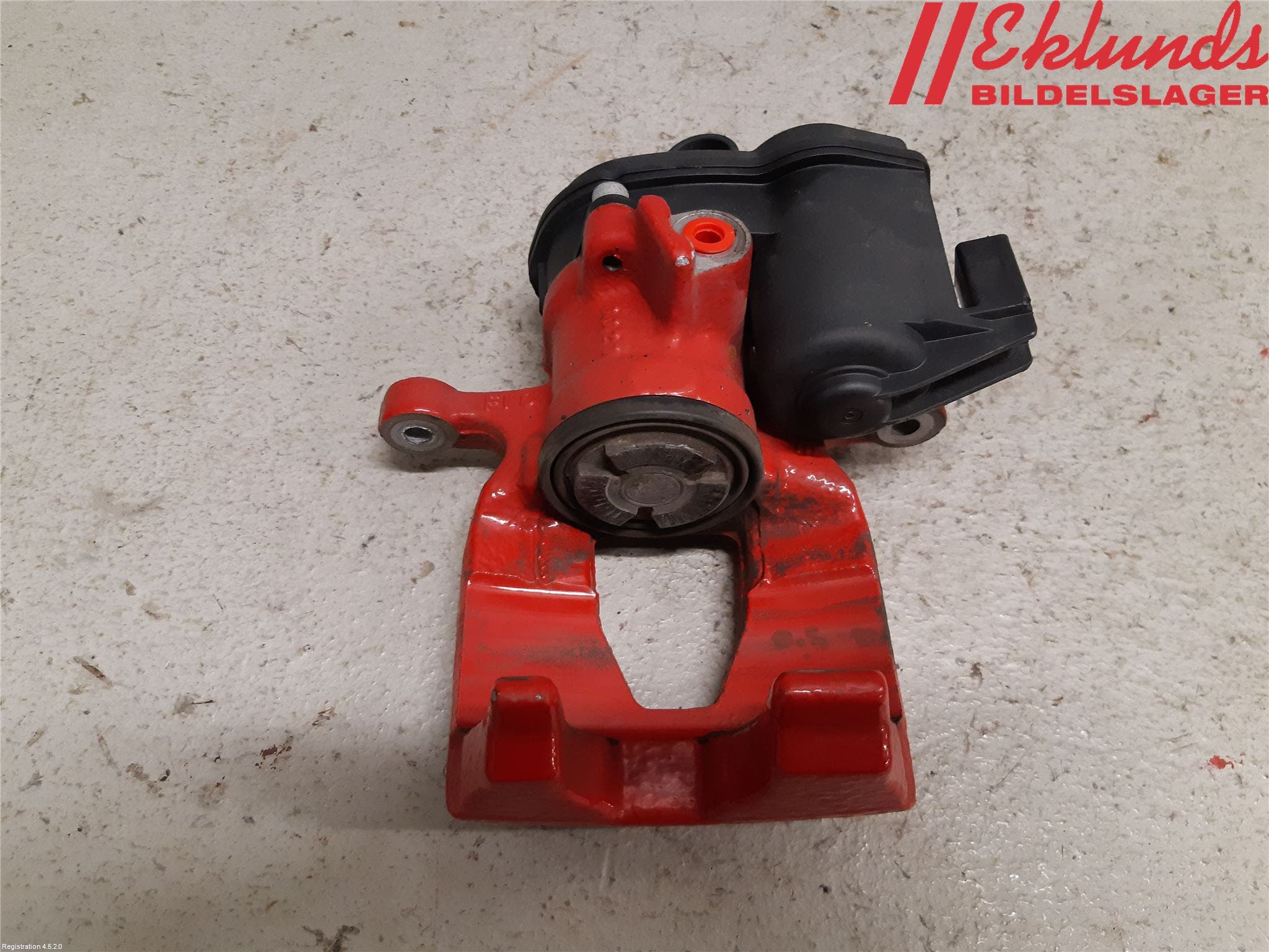 Audi A6 F2/C8 19- Bromsok Bak Höger