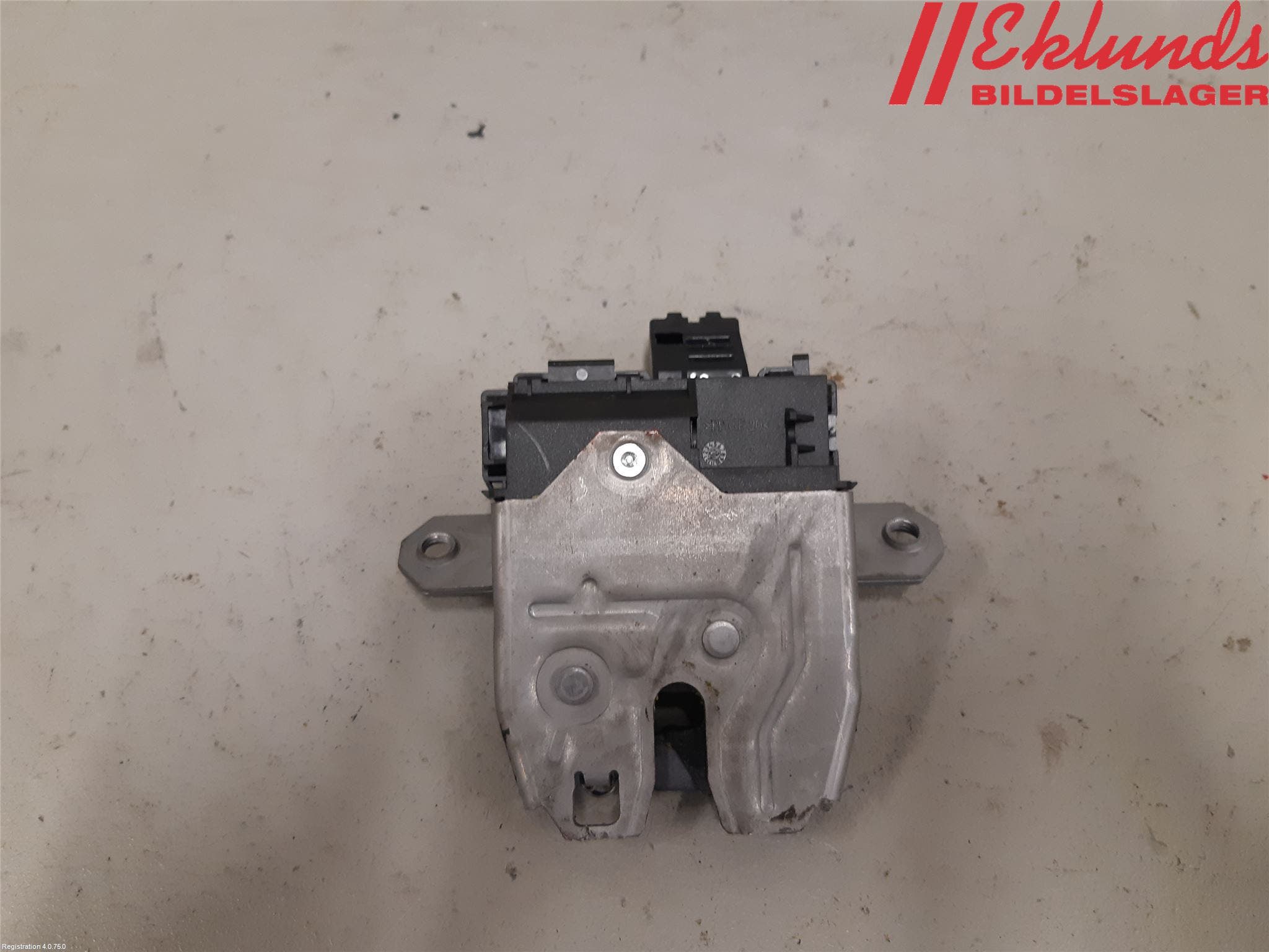 Volvo V60 CROSS COUNTRY 16-18 Låskista Baklucka