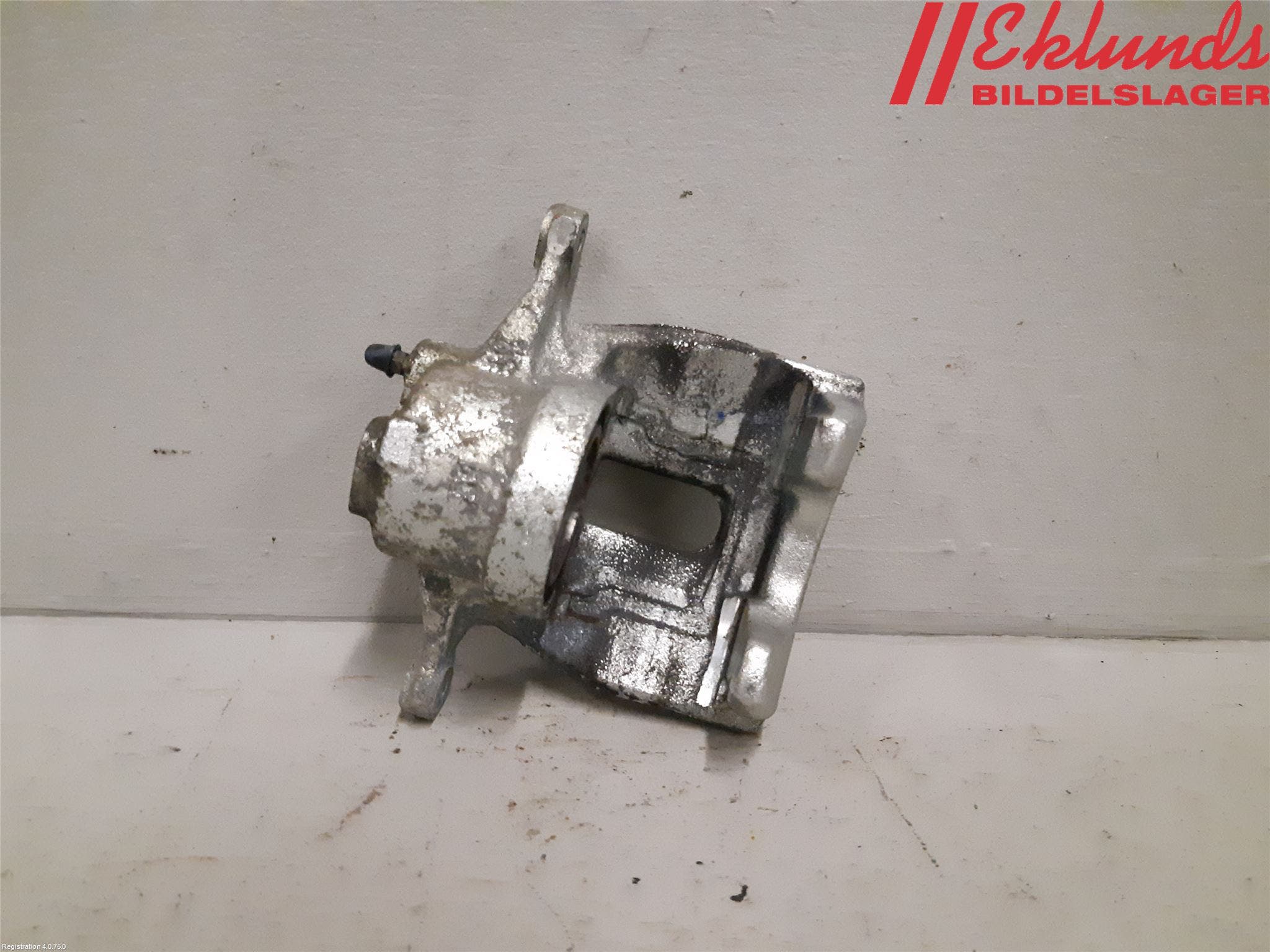 Toyota C-HR 16-23 Bromsok Fram Höger