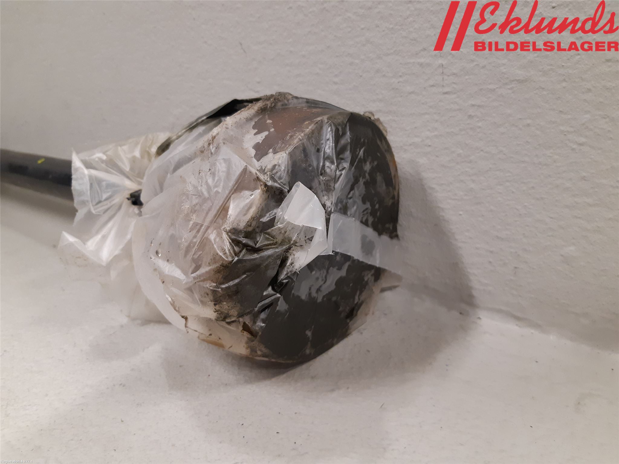 Volkswagen VW TIGUAN 16-24 Drivaxel Bak Höger